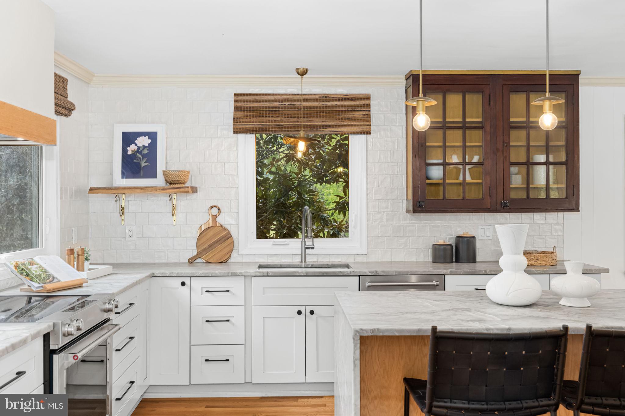 RIVER BEND ESTATES - Residential Lease