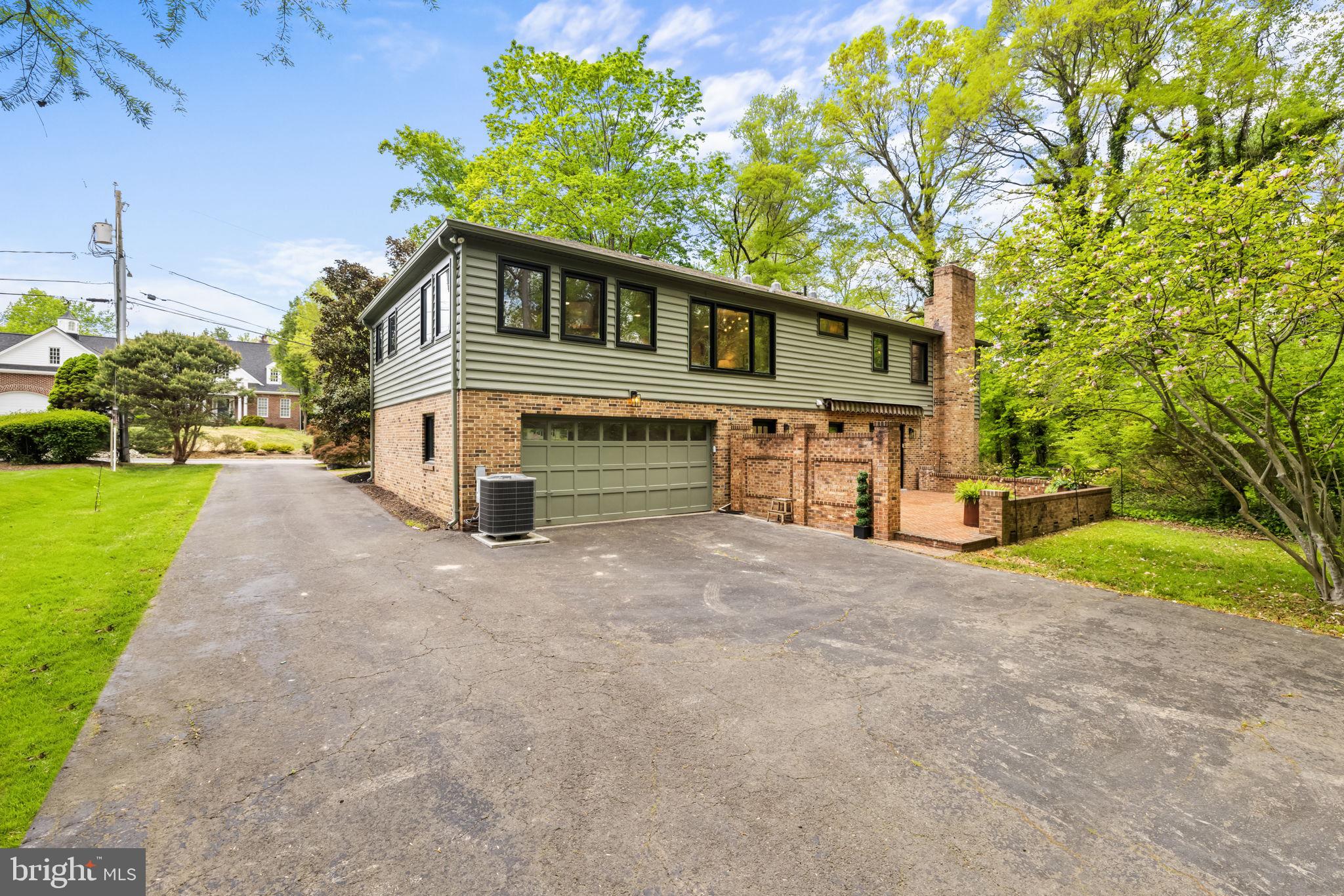 RIVER BEND ESTATES - Residential Lease