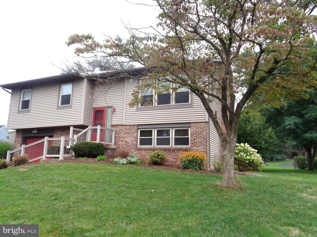 Photo of 702 Kenton Road, Lancaster, PA 17601 (MLS # PALA2055048)