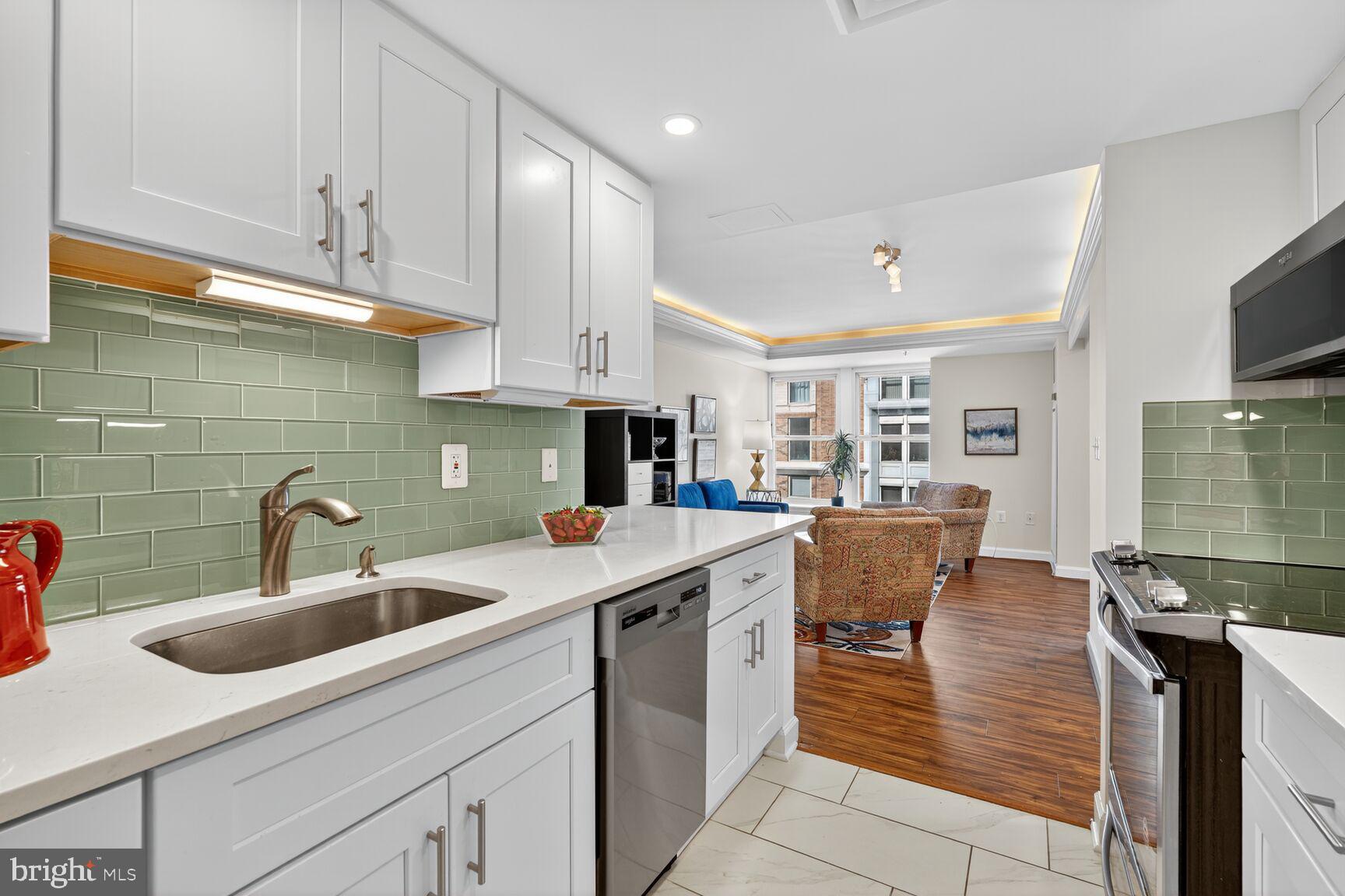 THE JEFFERSON - SUNRISE SENIOR LIVING - Residential