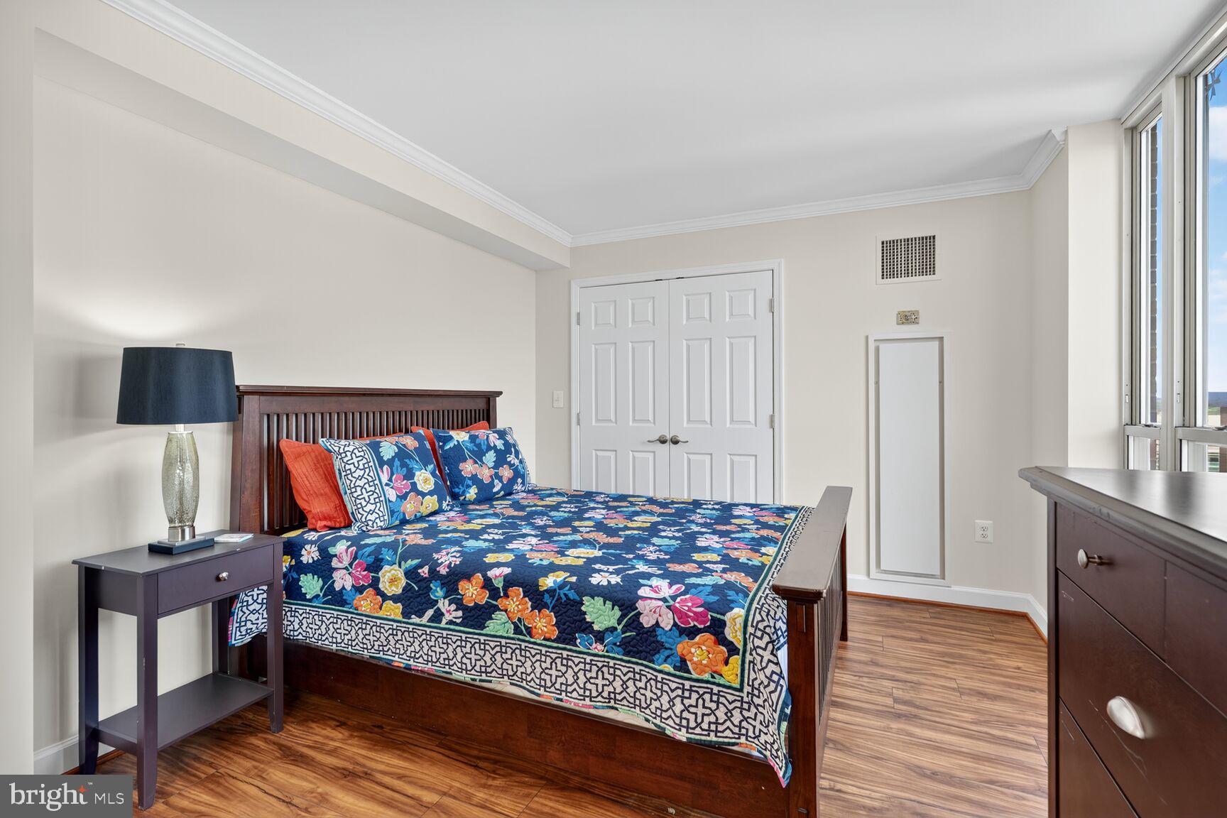 THE JEFFERSON - SUNRISE SENIOR LIVING - Residential