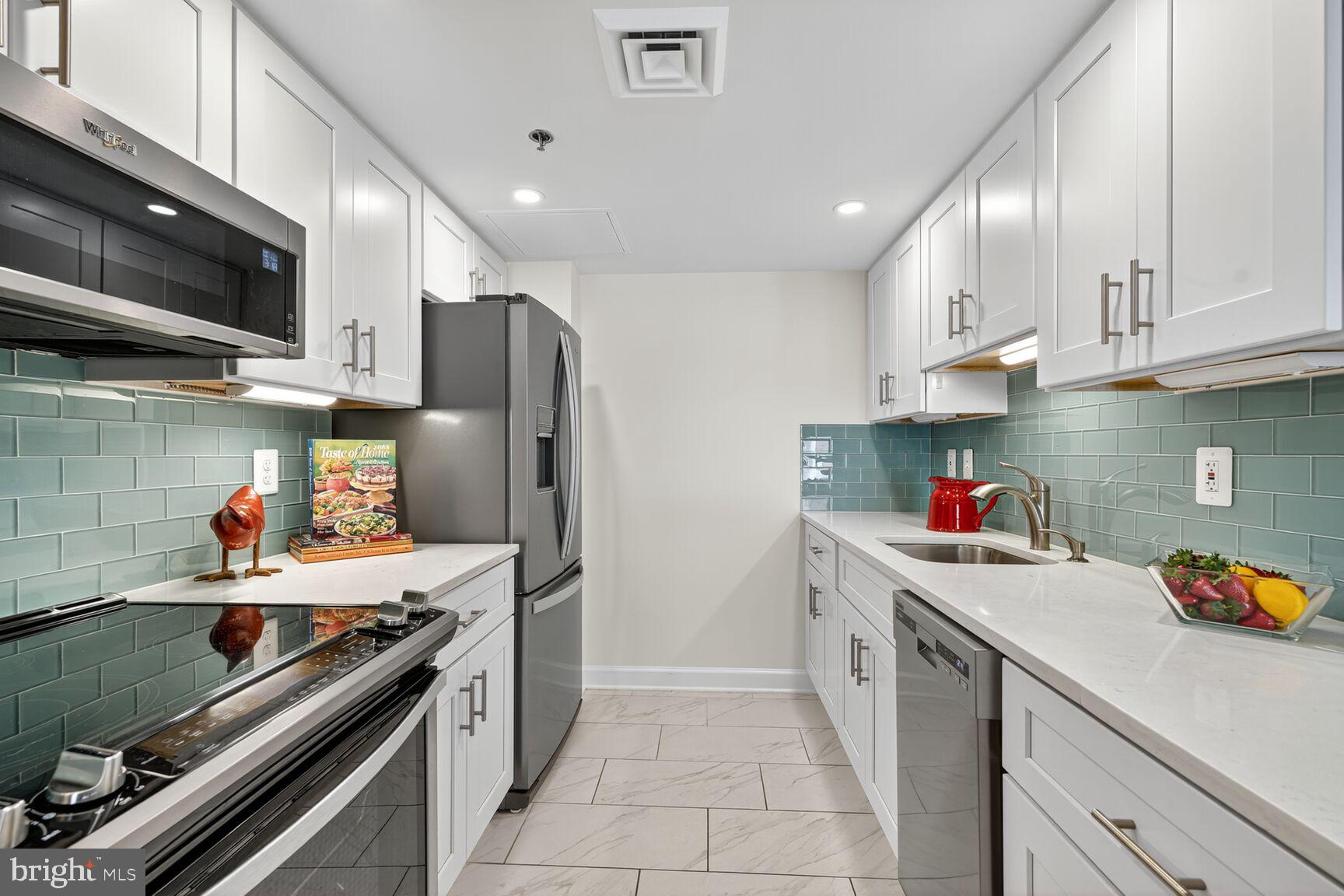 THE JEFFERSON - SUNRISE SENIOR LIVING - Residential