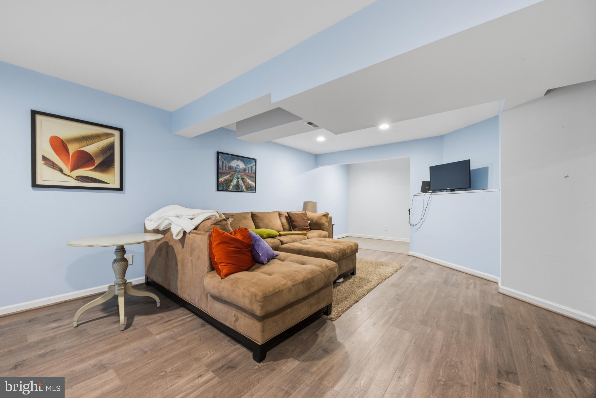 TYLER WALK - Residential