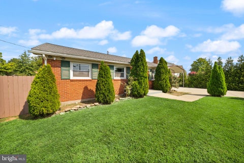 Photo of 9432 King George Dr, MANASSAS, VA 20109 (MLS # VAPW2129094)