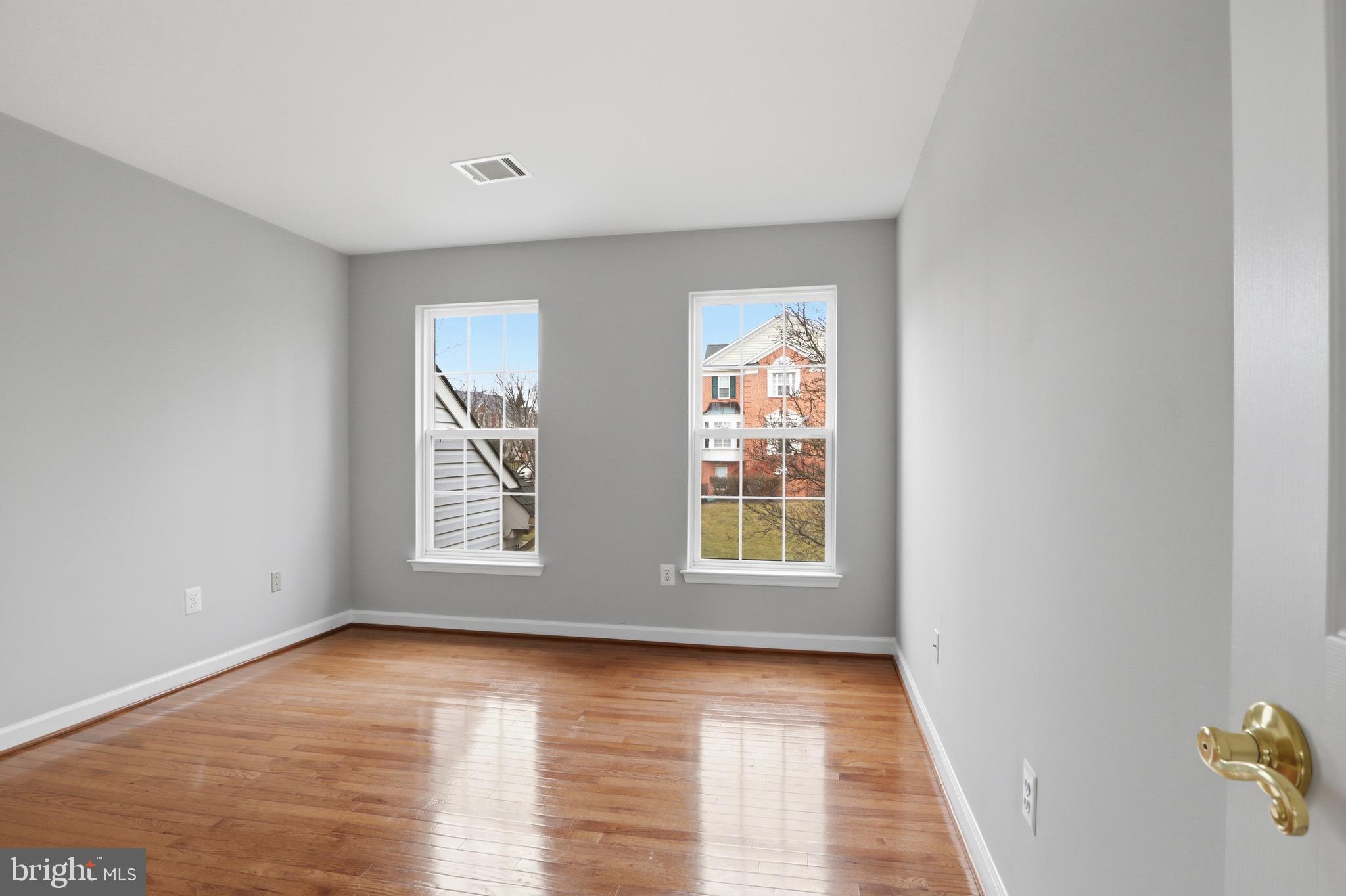 POTOMAC OAKS - Residential