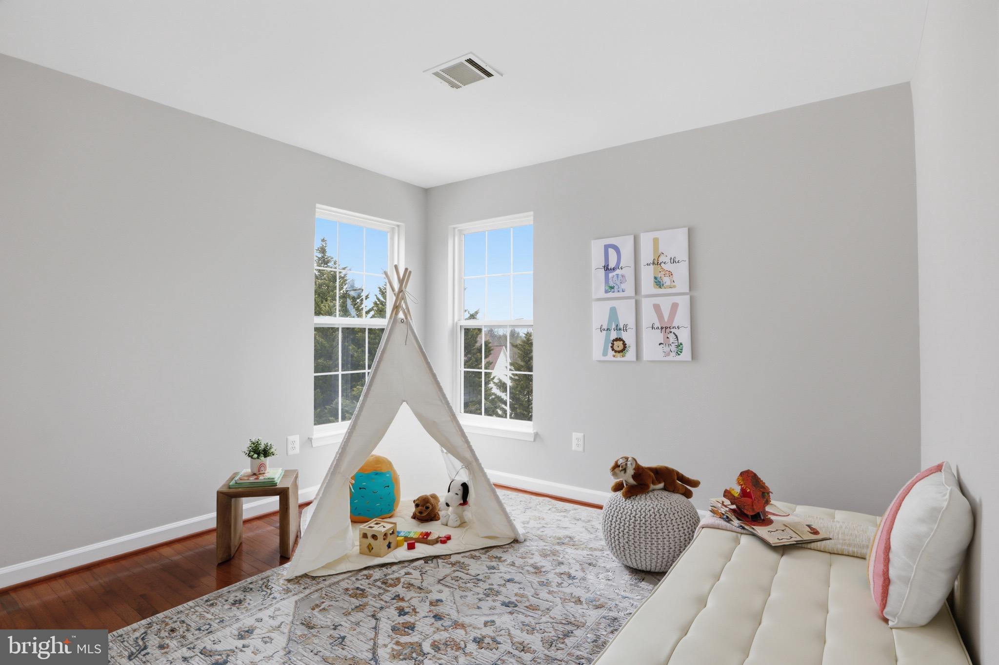 POTOMAC OAKS - Residential