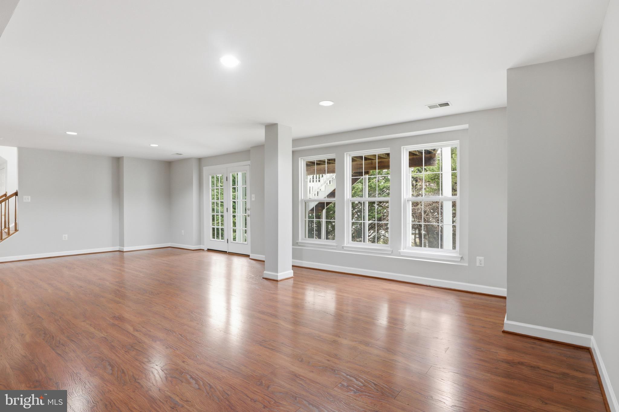 POTOMAC OAKS - Residential