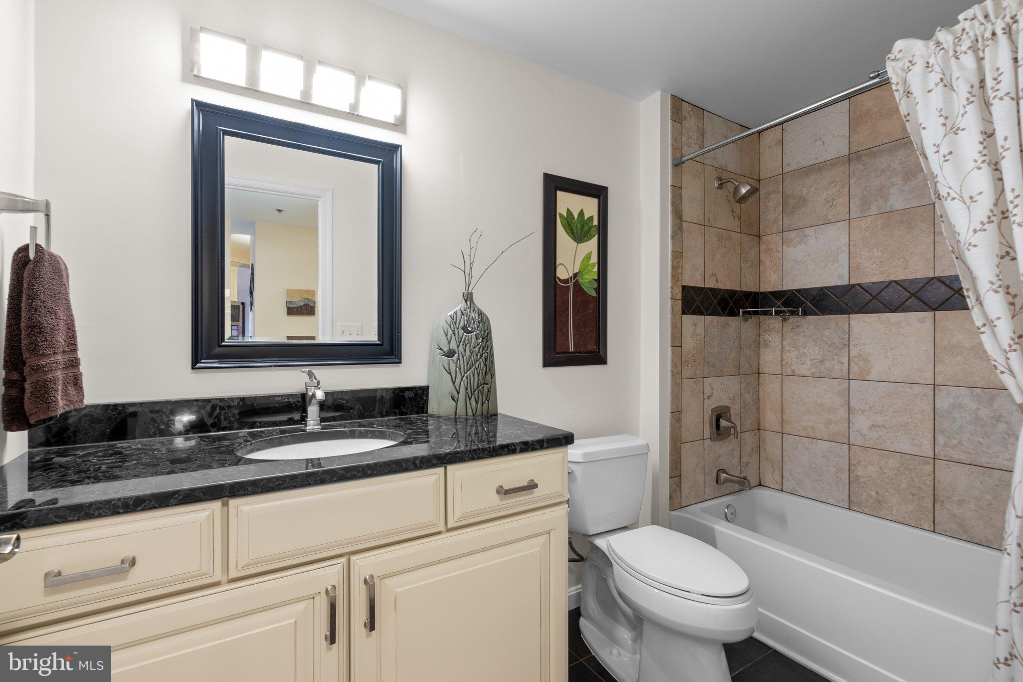 CREEKSIDE AT LEISURE WORLD - Residential