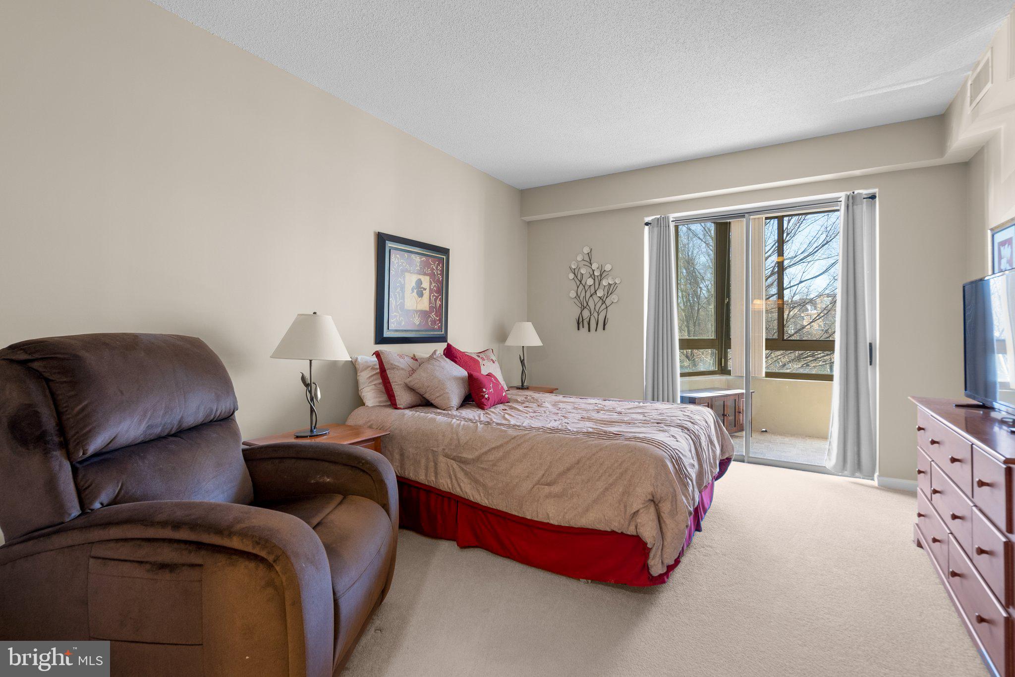 CREEKSIDE AT LEISURE WORLD - Residential