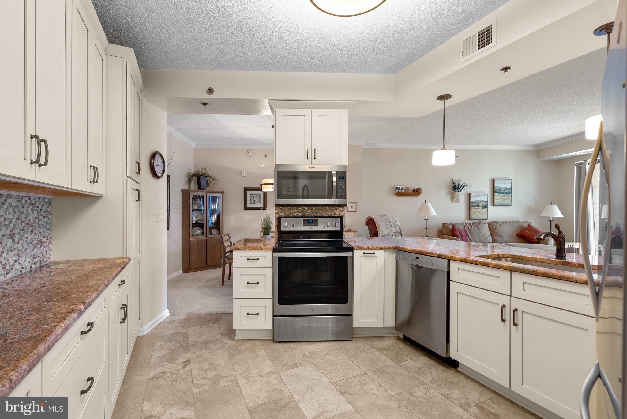 CREEKSIDE AT LEISURE WORLD - Residential