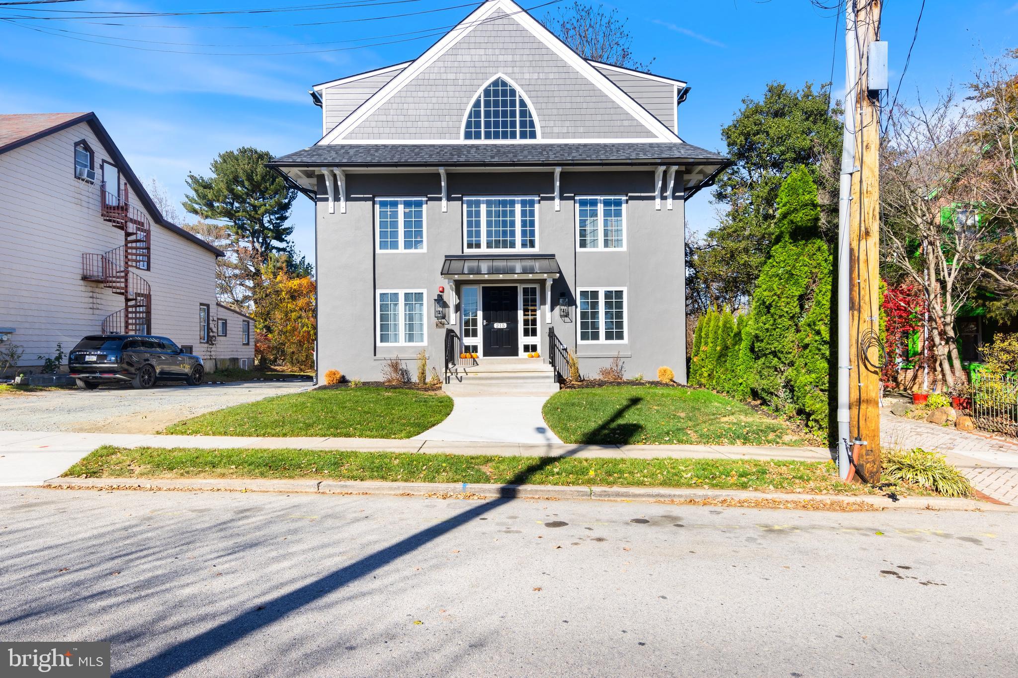 215 E LINDEN STREET