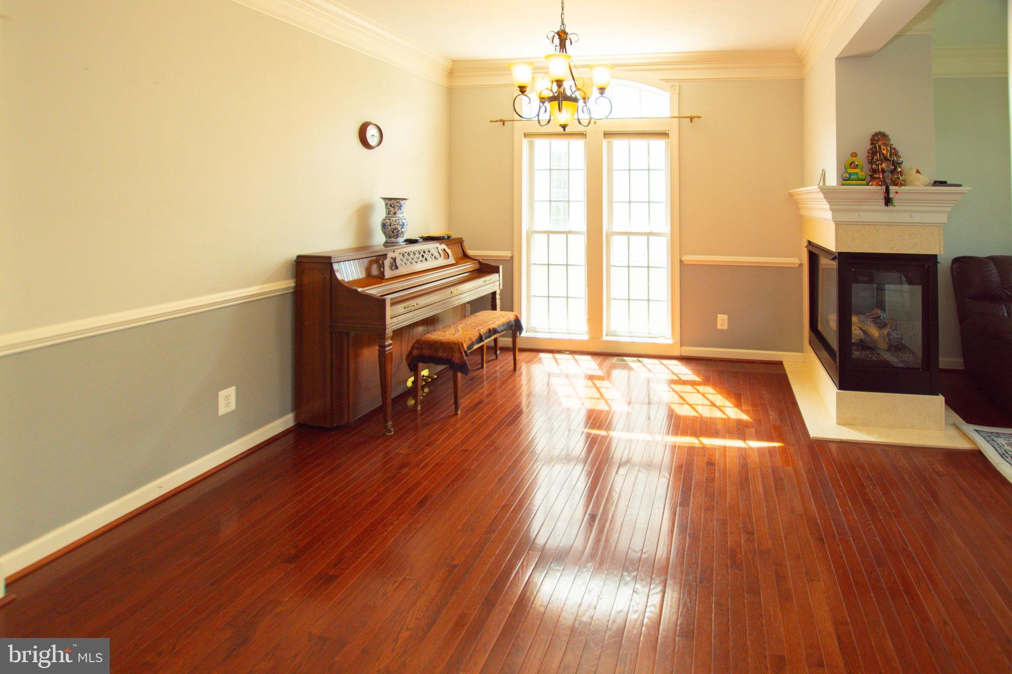 NORTHRIDGE VILLAGE - Residential Lease