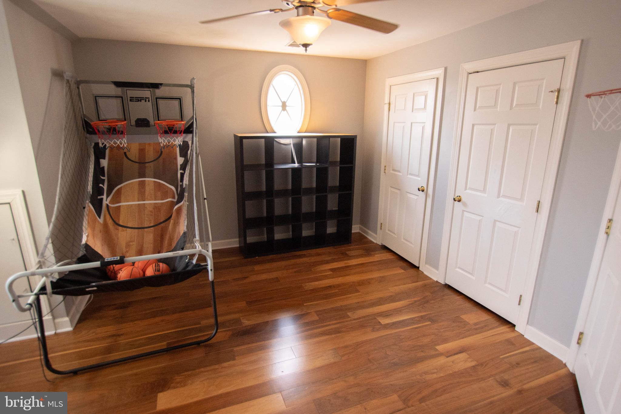 NORTHRIDGE VILLAGE - Residential Lease
