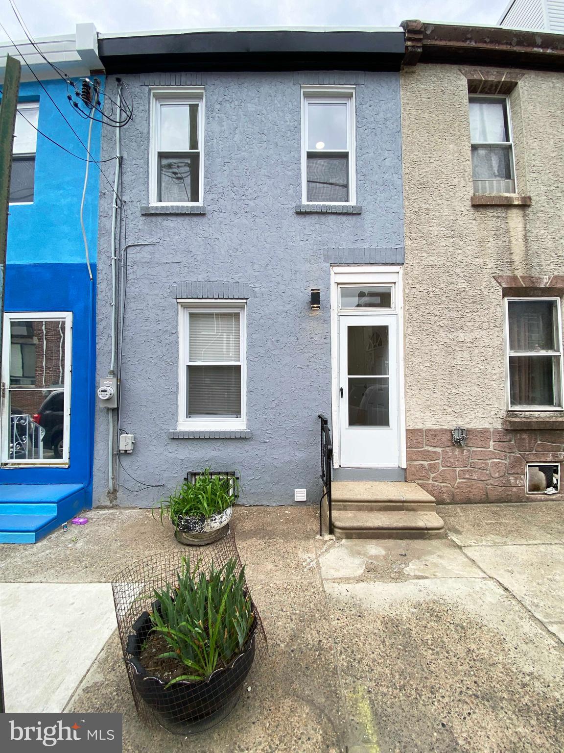 2052 E RUSH STREET