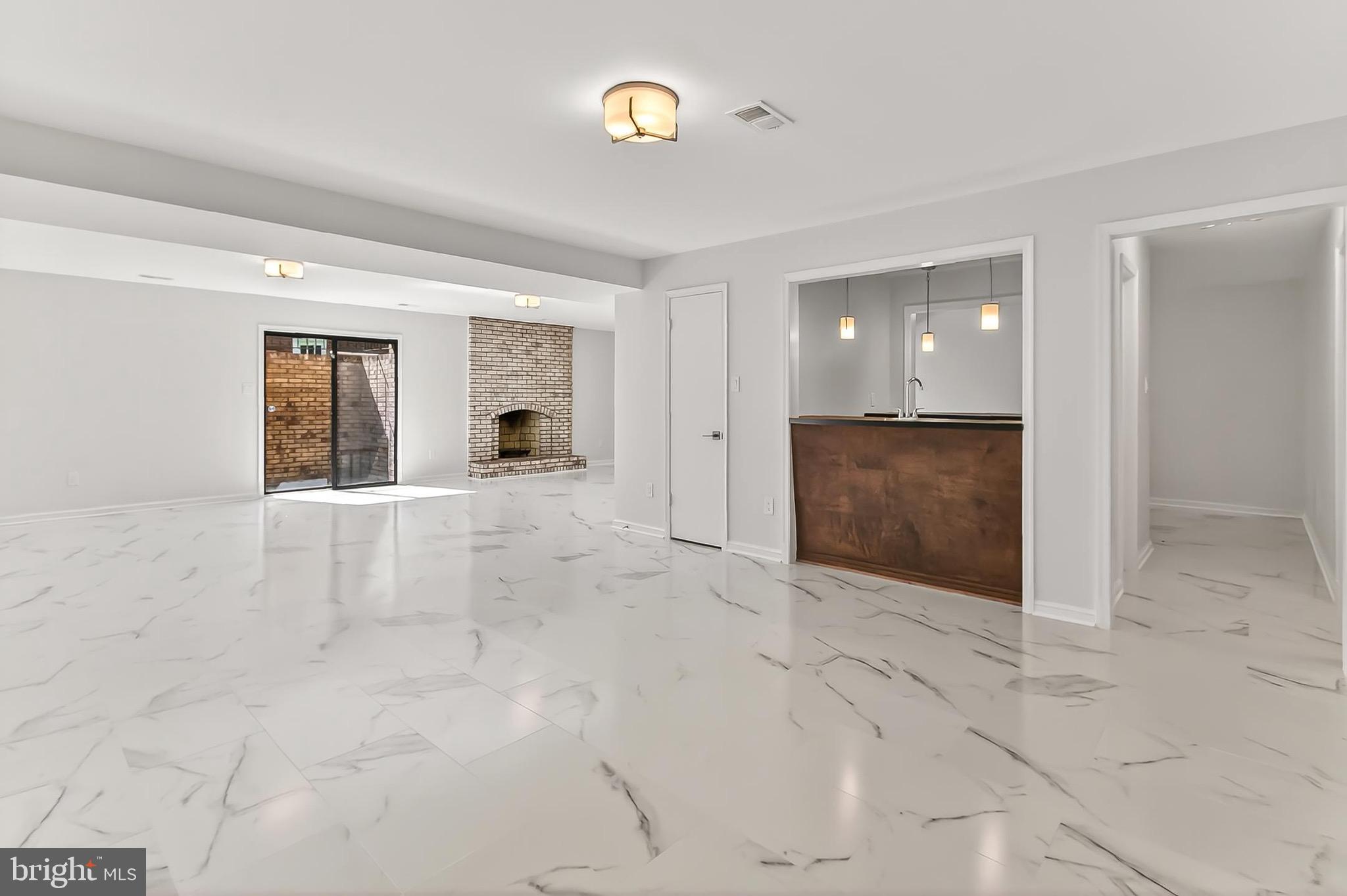 EVERMAY - Residential Lease