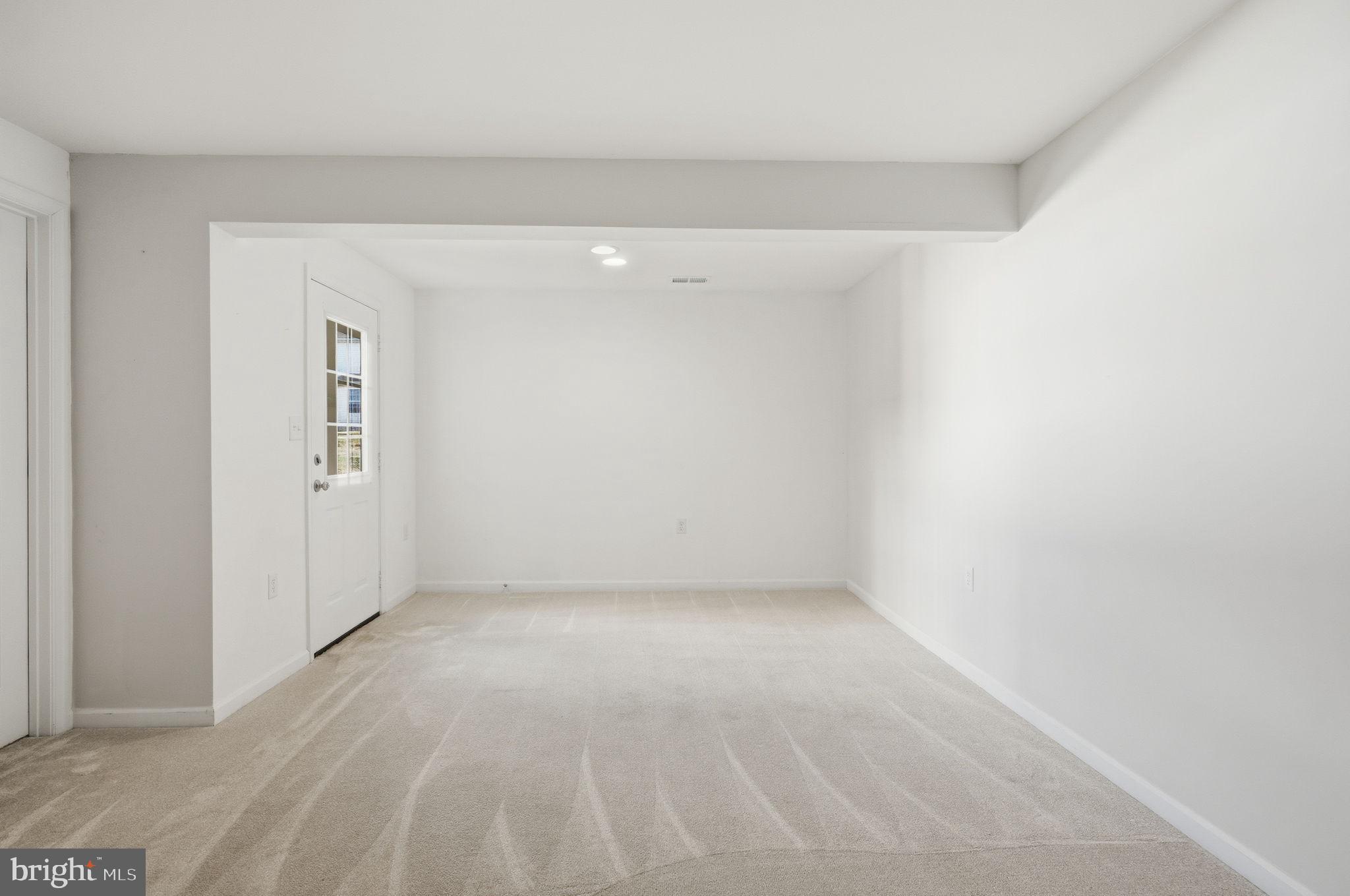 BRIAR RUN - Residential Lease