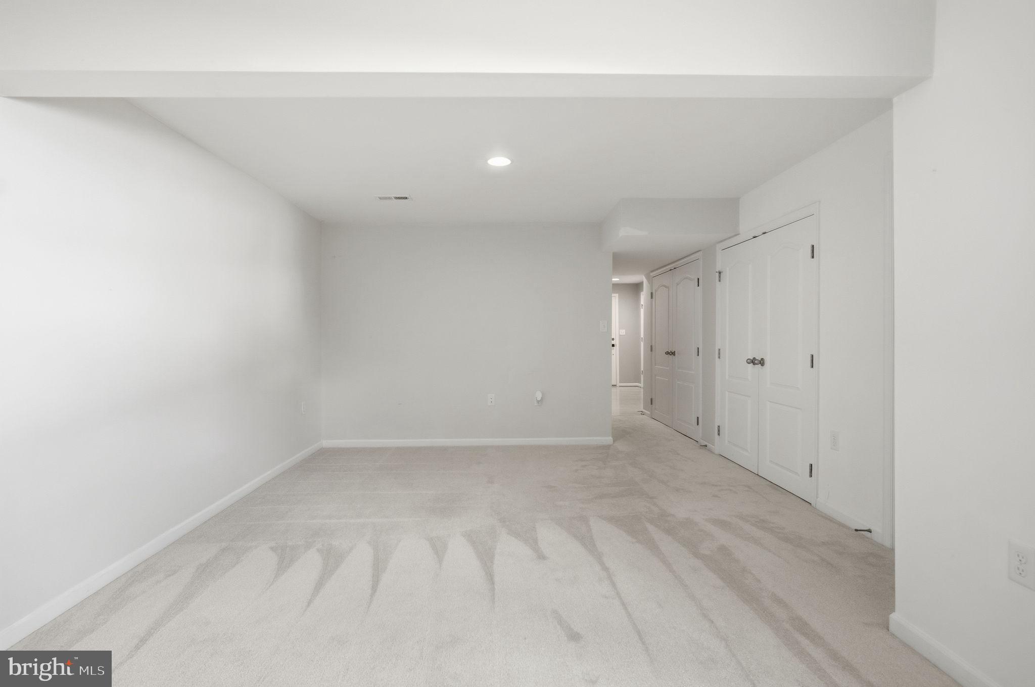 BRIAR RUN - Residential Lease