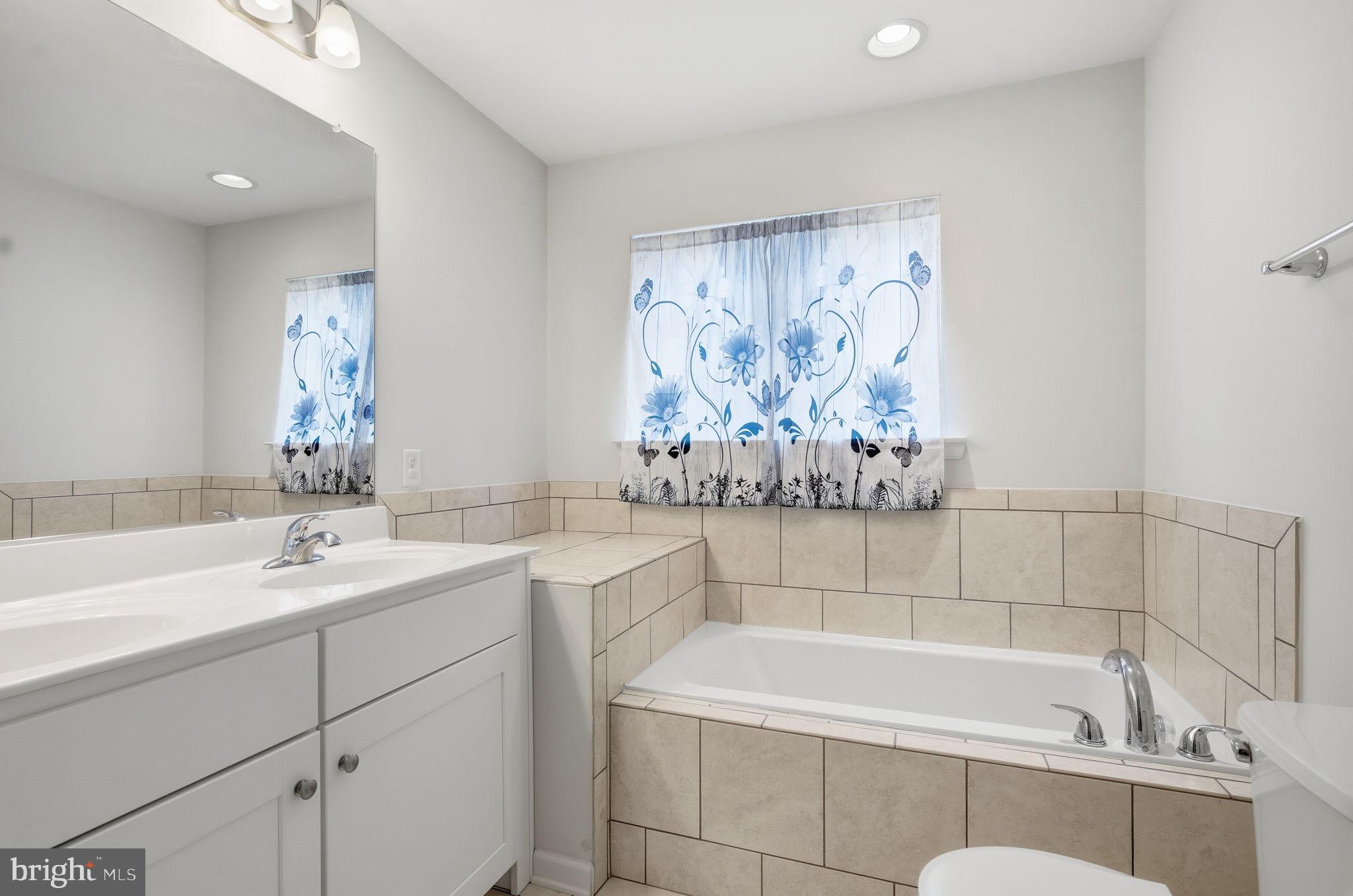 BRIAR RUN - Residential Lease