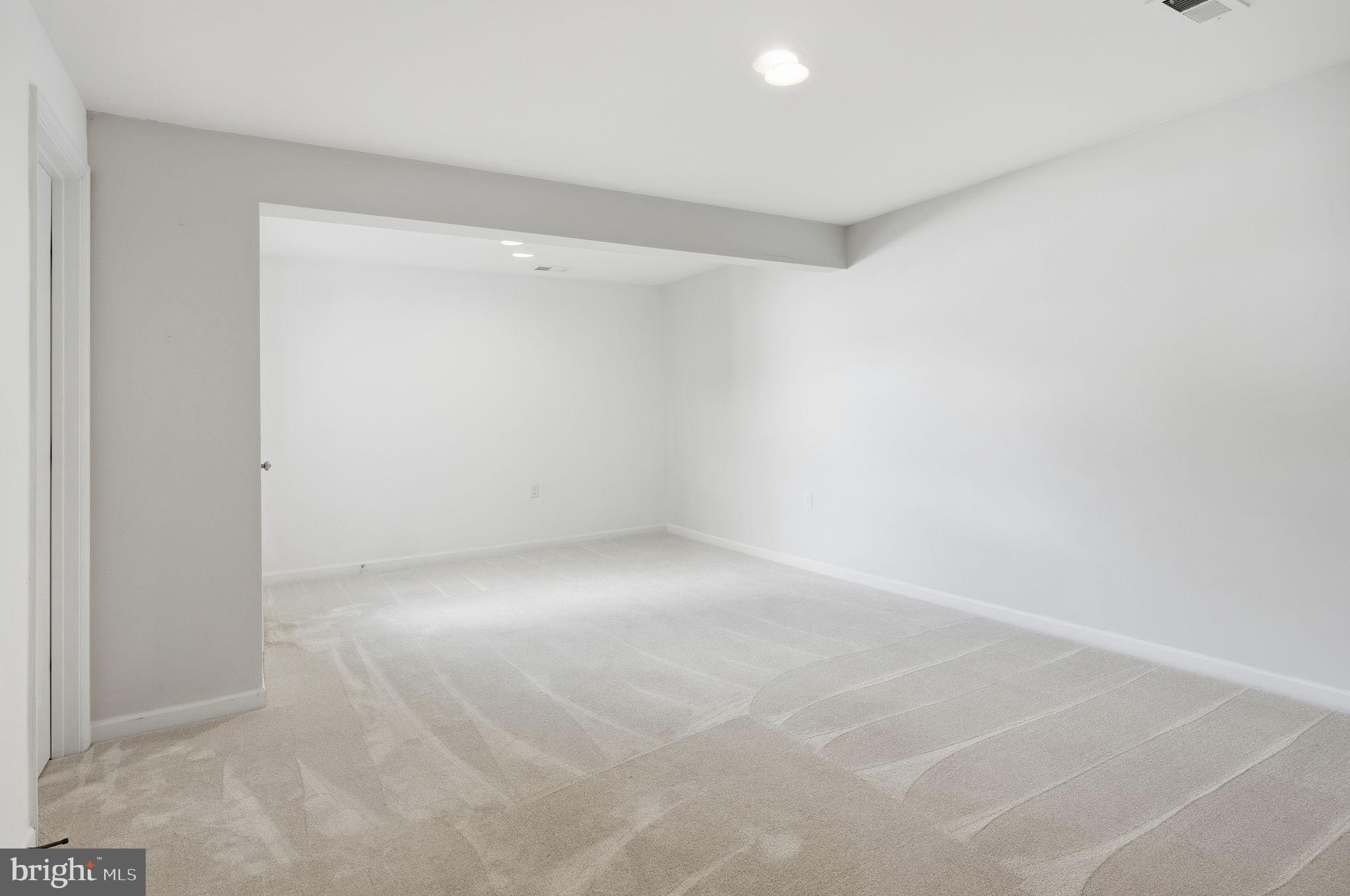 BRIAR RUN - Residential Lease