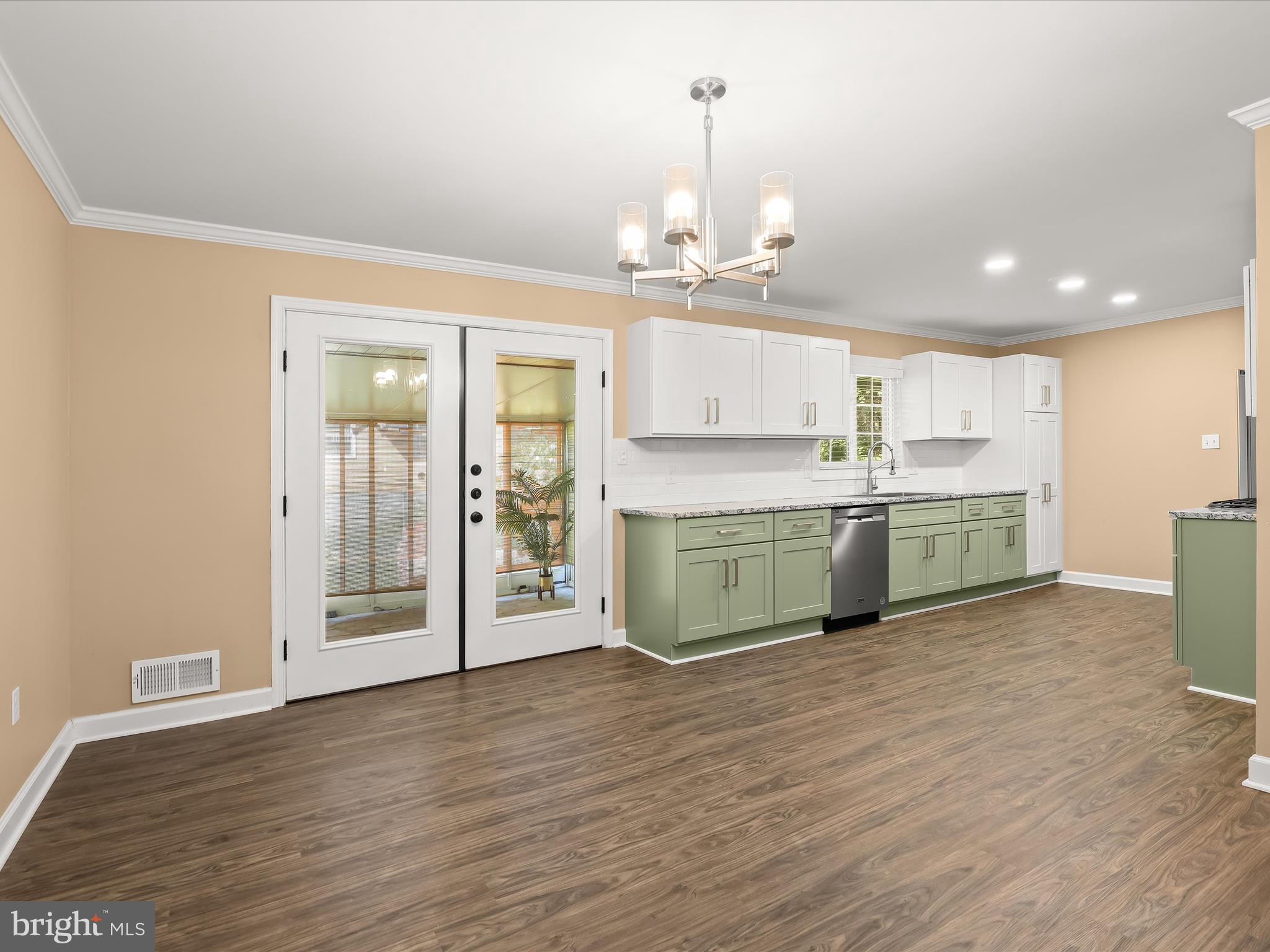 SUTER CIRCLE - Residential