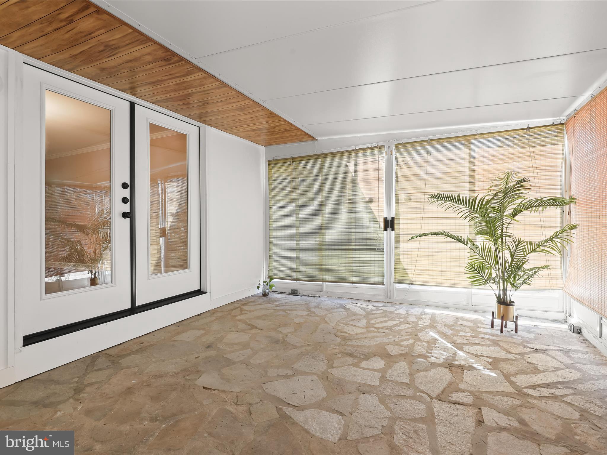 SUTER CIRCLE - Residential