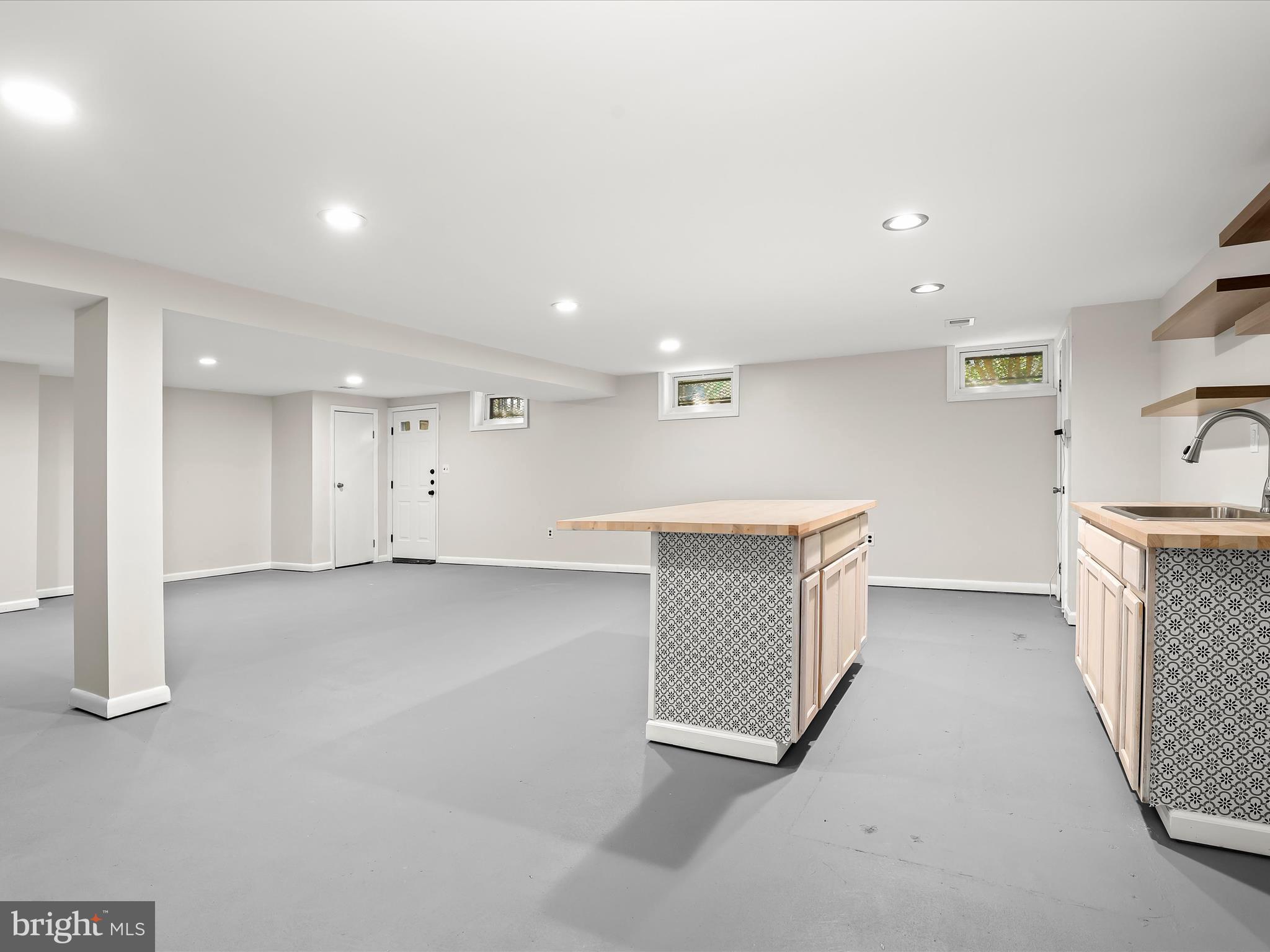 SUTER CIRCLE - Residential