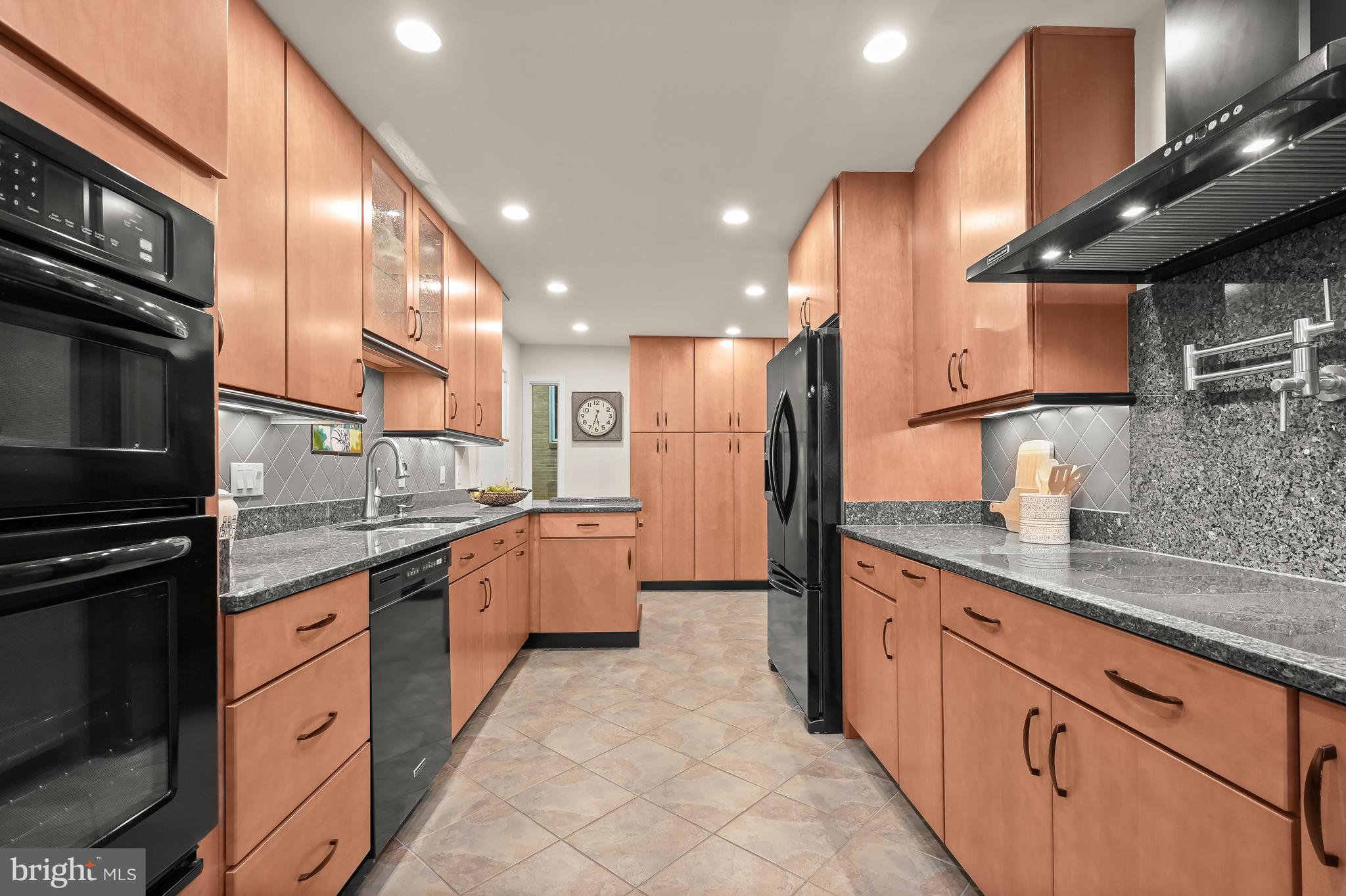 EAST GATE OF POTOMAC - Residential