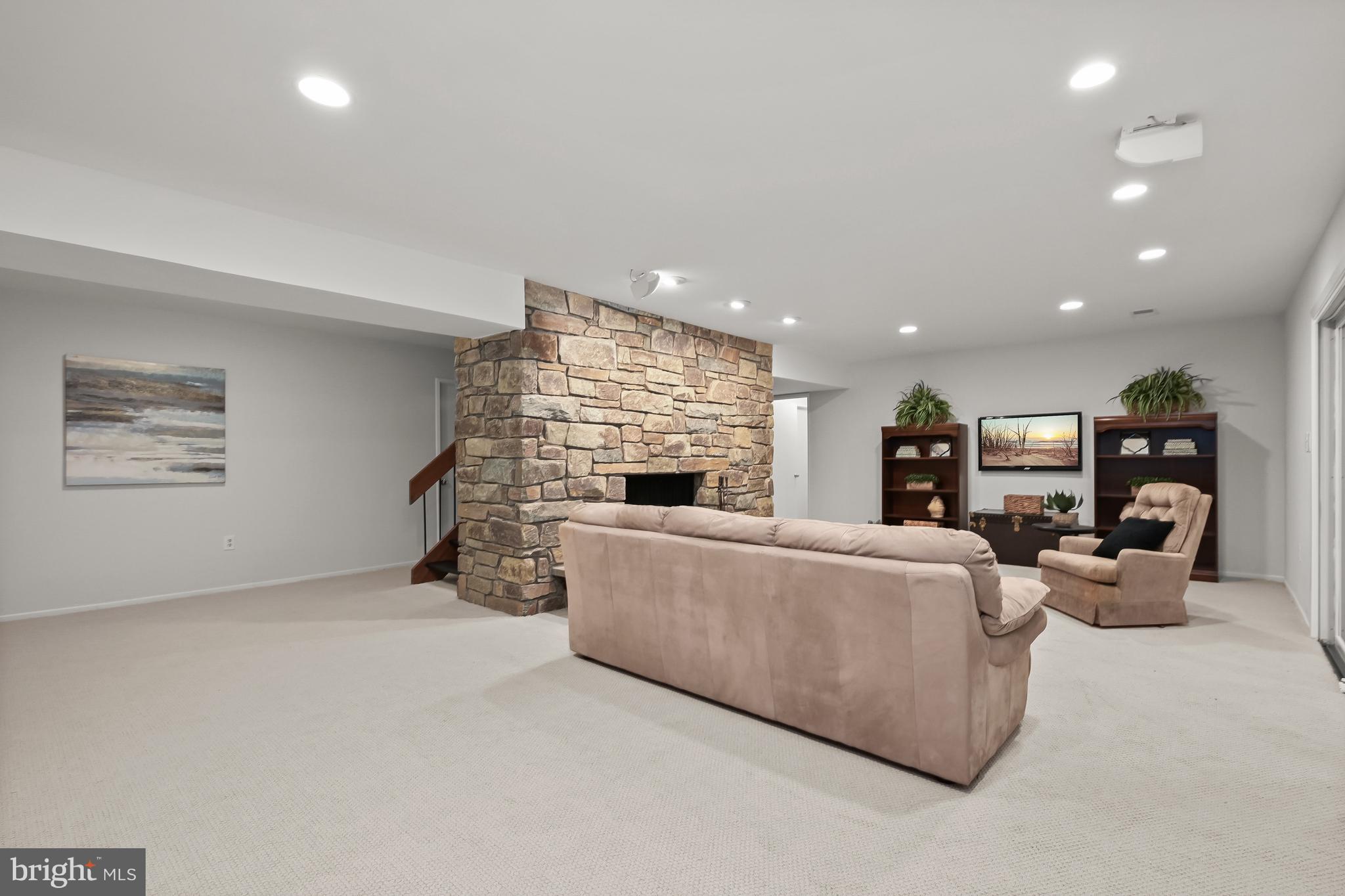 EAST GATE OF POTOMAC - Residential