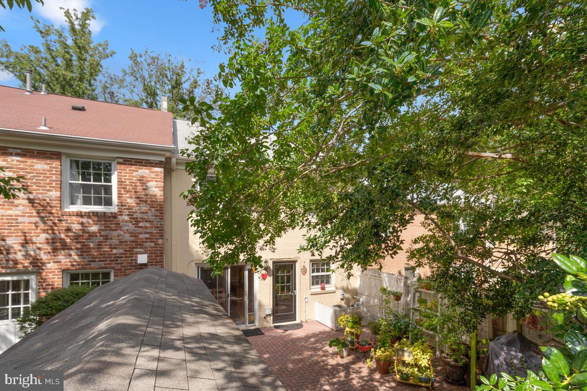 CHARLESTOWN - Residential