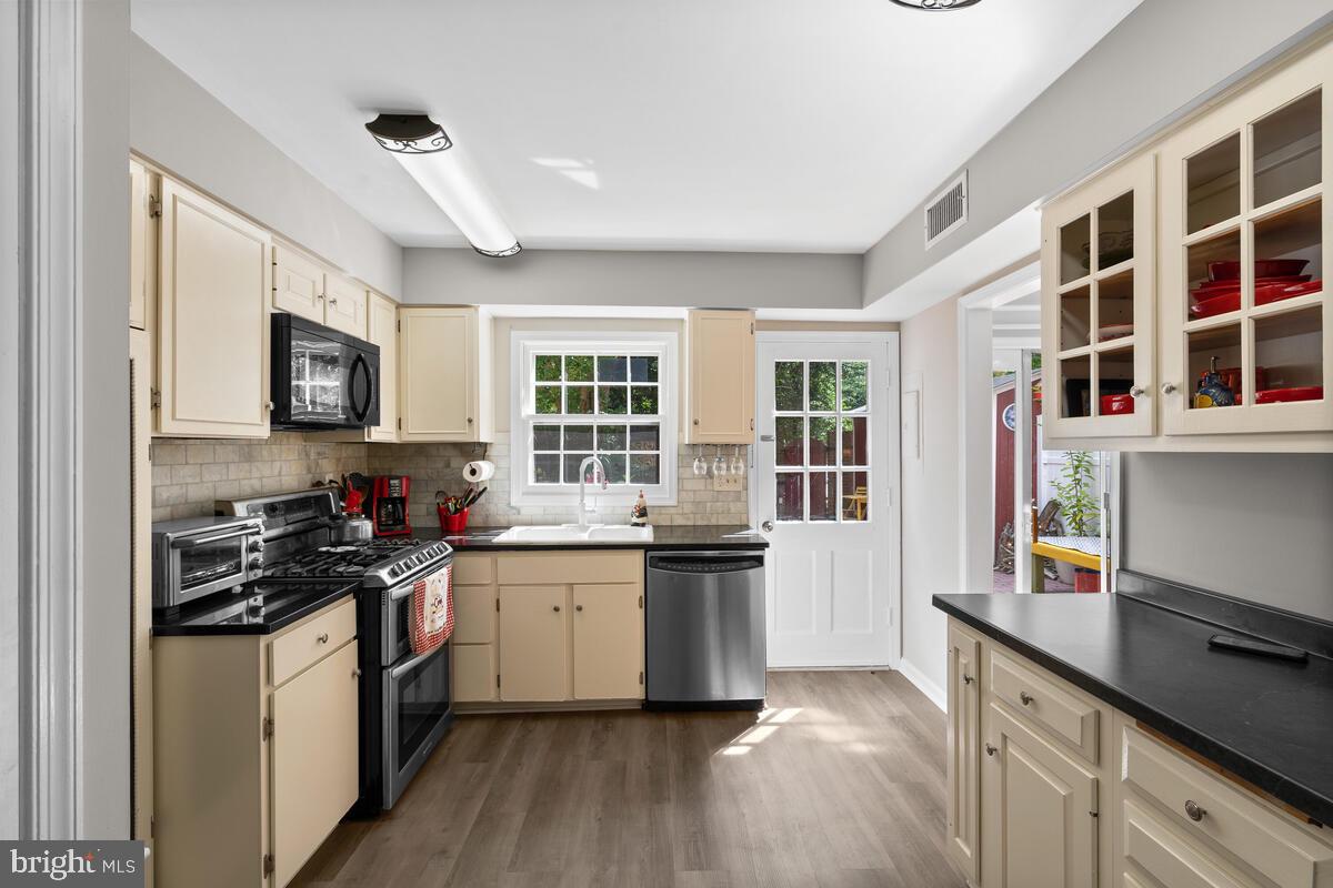 CHARLESTOWN - Residential