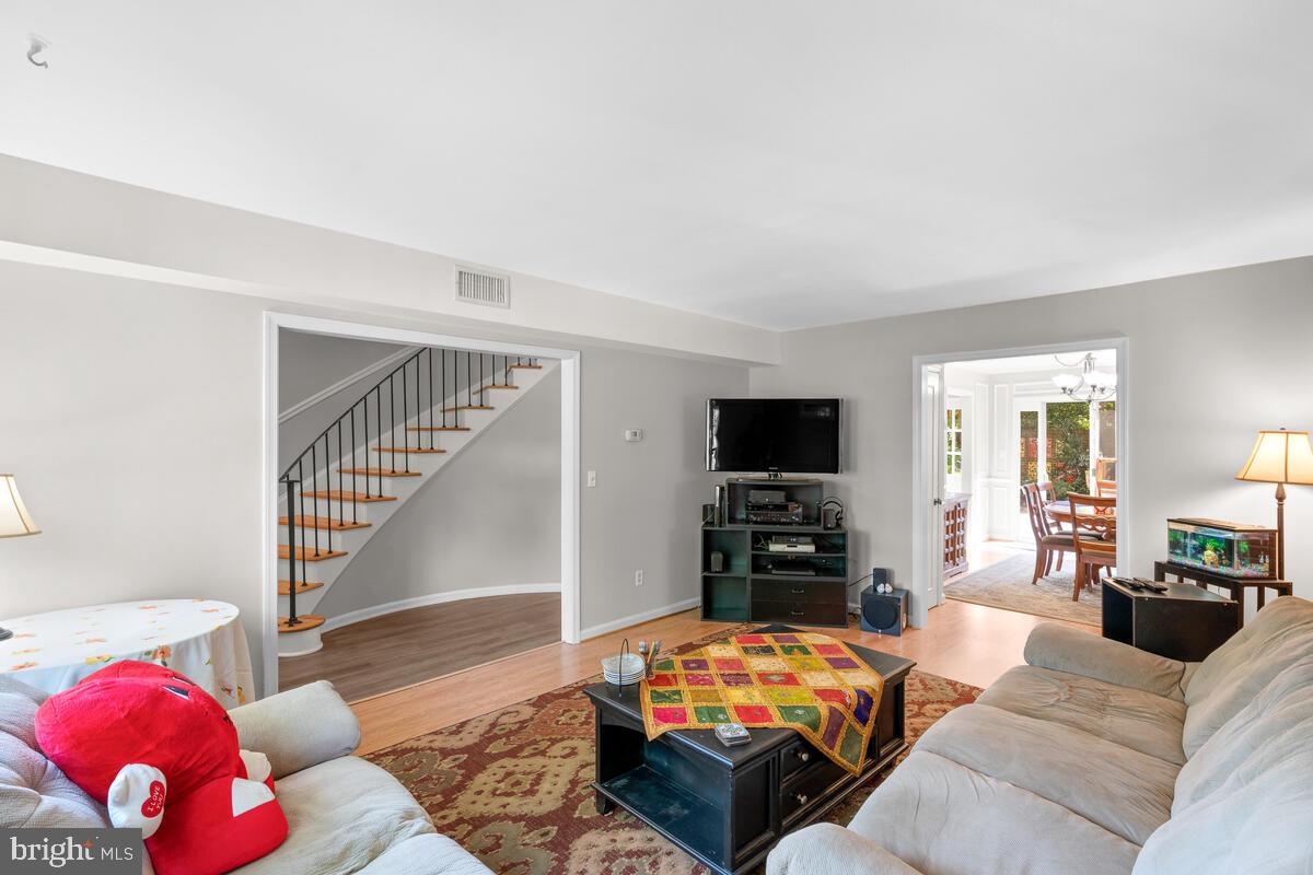 CHARLESTOWN - Residential