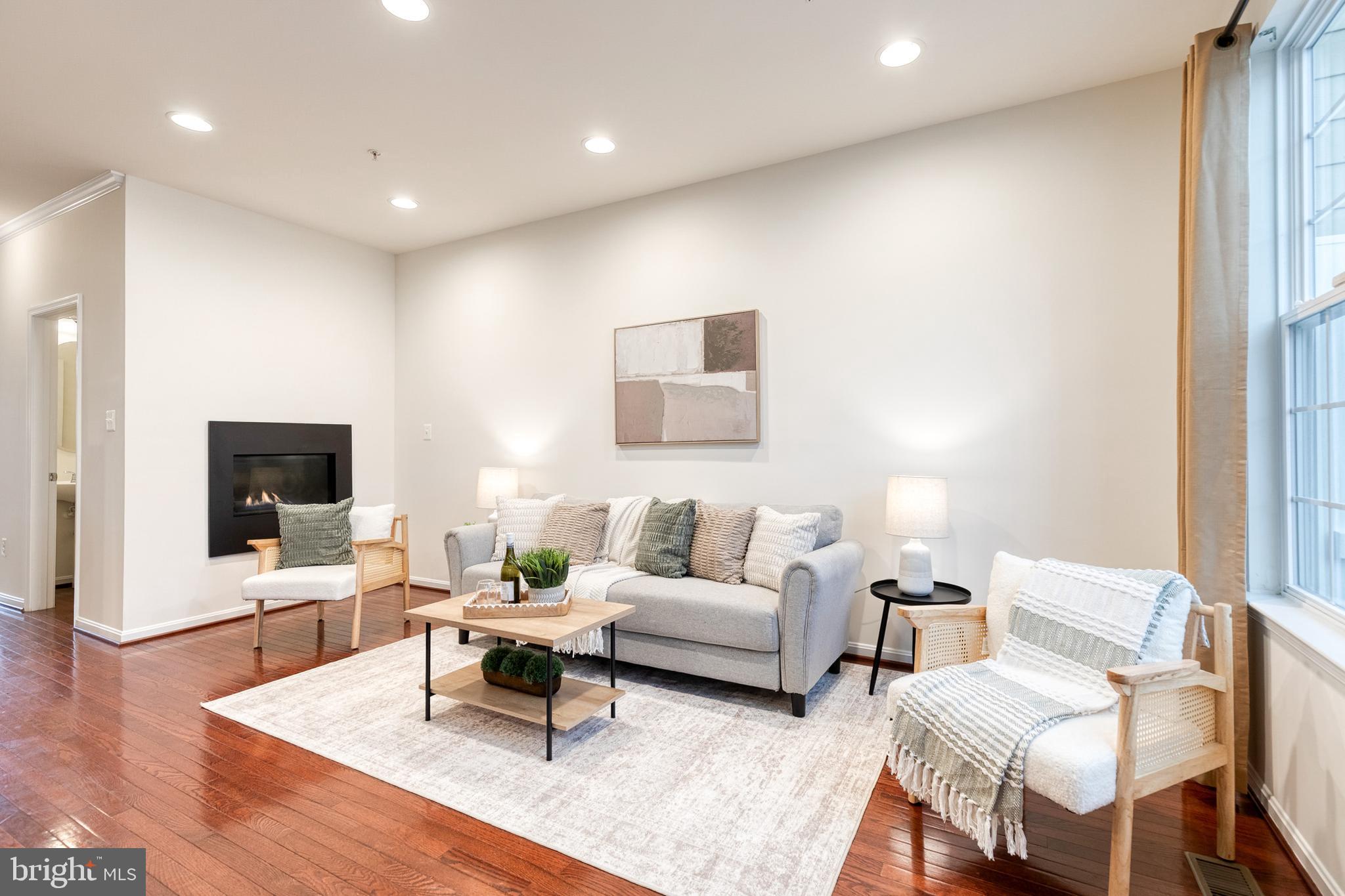 POINTE AT ARUNDEL PRESERVES - Residential