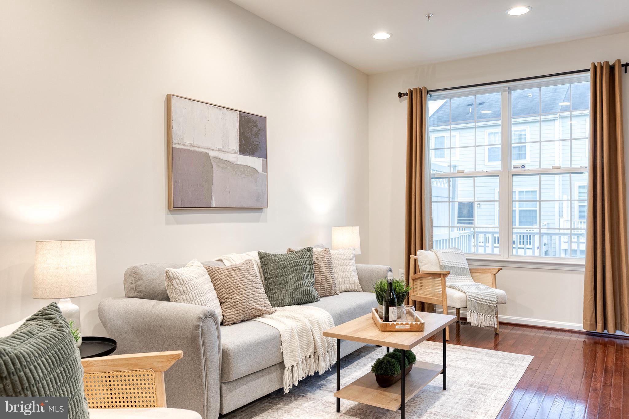 POINTE AT ARUNDEL PRESERVES - Residential