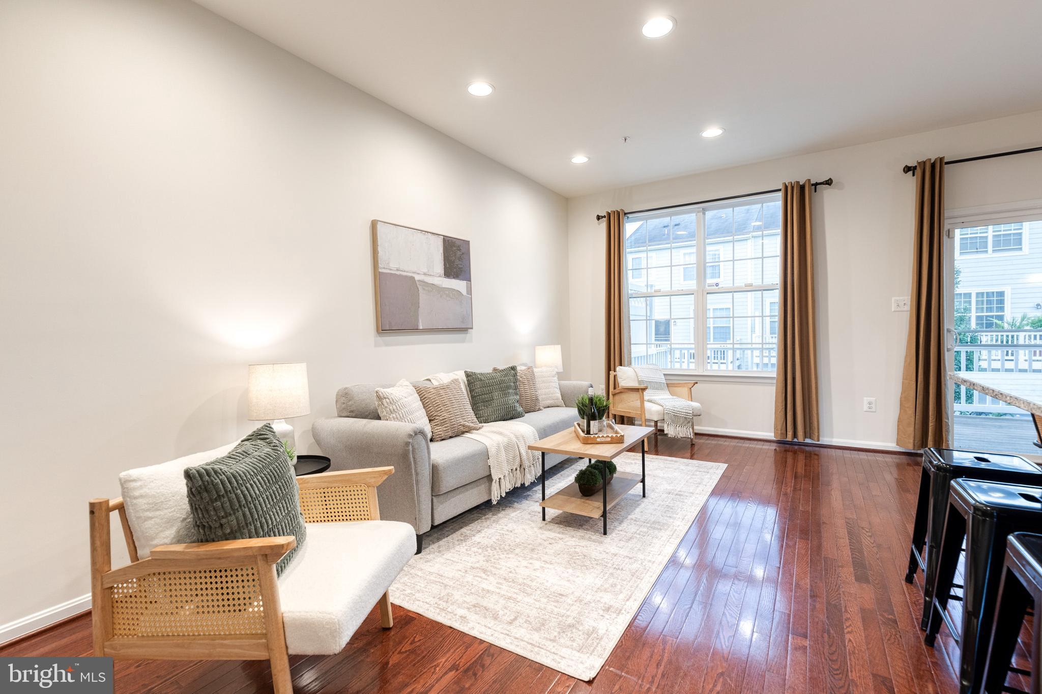 POINTE AT ARUNDEL PRESERVES - Residential