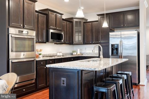 7951 SILVER OAK ROAD HANOVER MD 21076