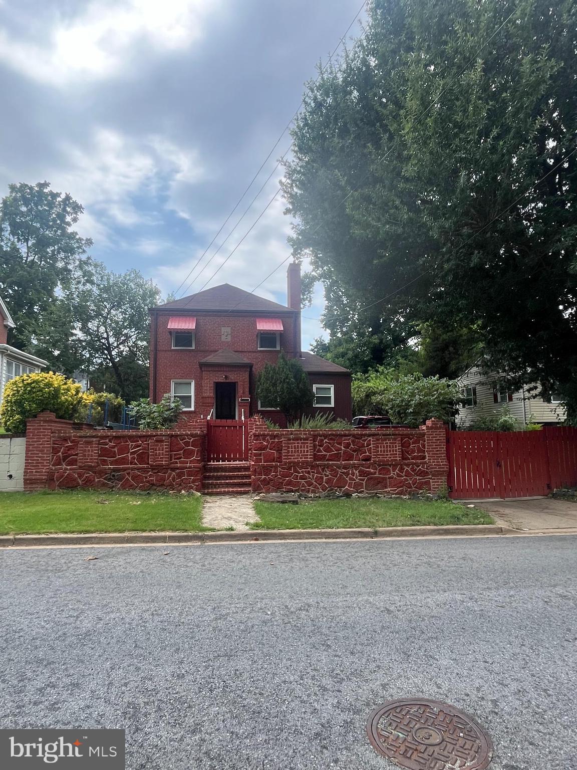 The property is AS IS. 45 day rentback required.
THIS IS A HIDDEN GEM IN BLADENSBURG. VERY QUIENT NEIGHBORHOOD. LOCATED NEAR ROUTE 450 AND BW PARKWAY. COME SEE YOUR NEW HOME AND IT WILL BE AMAZING WITH SOME TLC. INVESTOR UDATE THE HOUSE AND REAP YOUR REWARDS.
YOU NEW HOME HAS AN UPDATED KITCHEN, NEW AC, NEW HEATING, NEW HOT WATER TANK, UPGRADED ELECTRIC PANEL, WINDOWS AND ROOF. SEPARATE DINING AREA AND SOLID HARDWOOD FLOORS THROUGHOUT. REAR BASEMENT ENTRANCE, FULL BATHROOM IN BASEMENT. GARAGE WITH STORAGE AND DRIVE WAY FOR 4-5 CARS. THE PROPERTY IS SOLD AS IS.
FOLKS THIS PROPERTY IS ELIGIBLE FOR SPECIAL FINANCING PROGRAM WITH FIRST HOME MORTGAGE.
CONVENTIONAL LOAN
3% DOWN PAYMENT
$1500 GRANT
CURRENT IN TEREST RATE OF 5.875% NO POINTS
BEST OF ALL NO PMI !!!!!