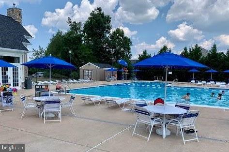 SHEFFIELD MANOR - Residential Lease