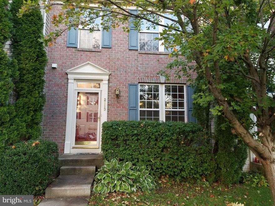 New Floor,4 Bedroom TH in Waverly School area looking for a Buyer.(Rent include HOA fee, community swimming pool,vacant )