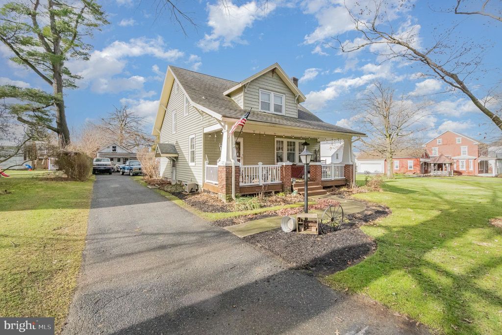 Photo of 1546 Lampeter Road, Lancaster, PA 17602 (MLS # PALA2045418)