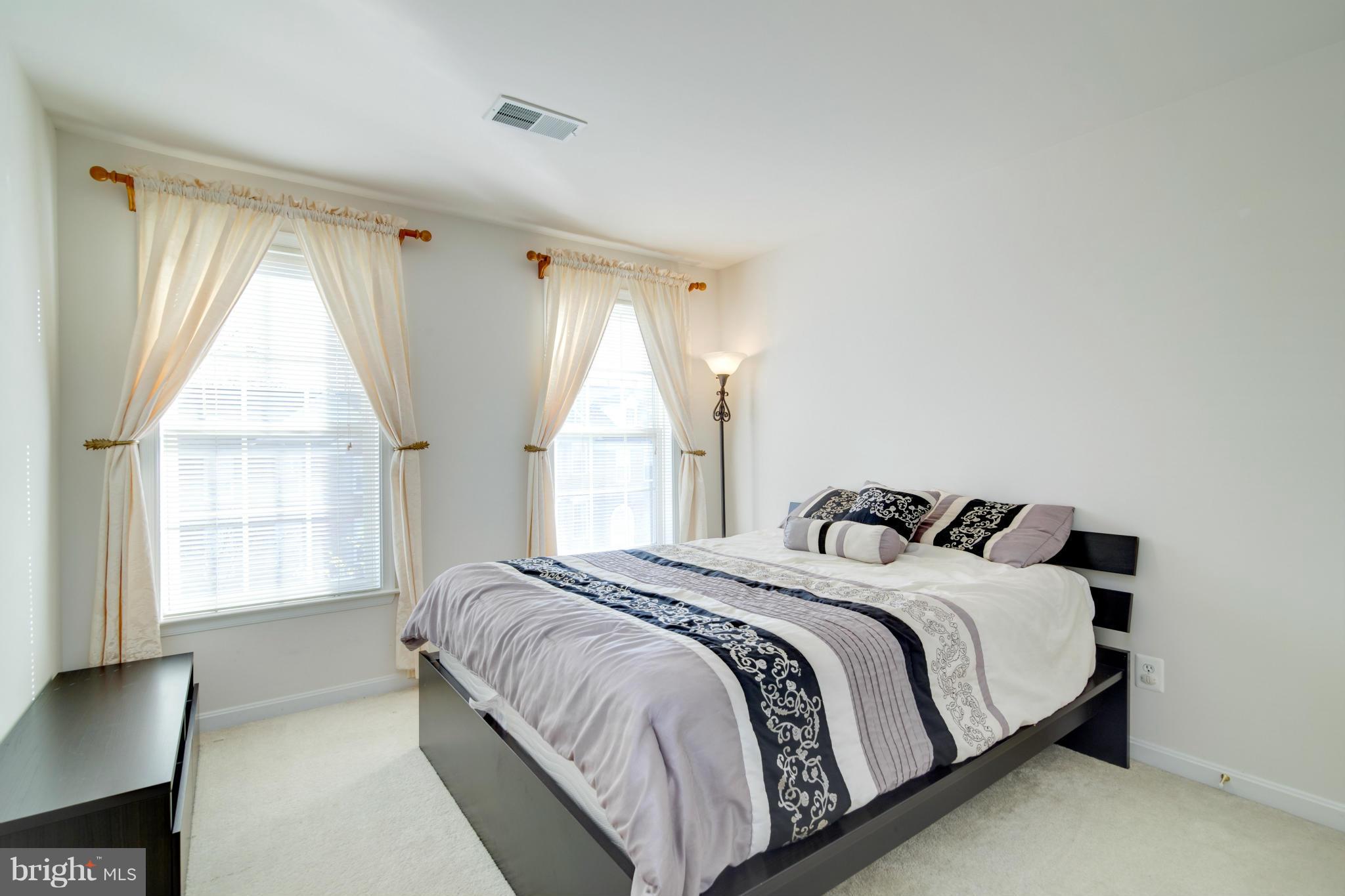 TALL OAKS - Residential Lease