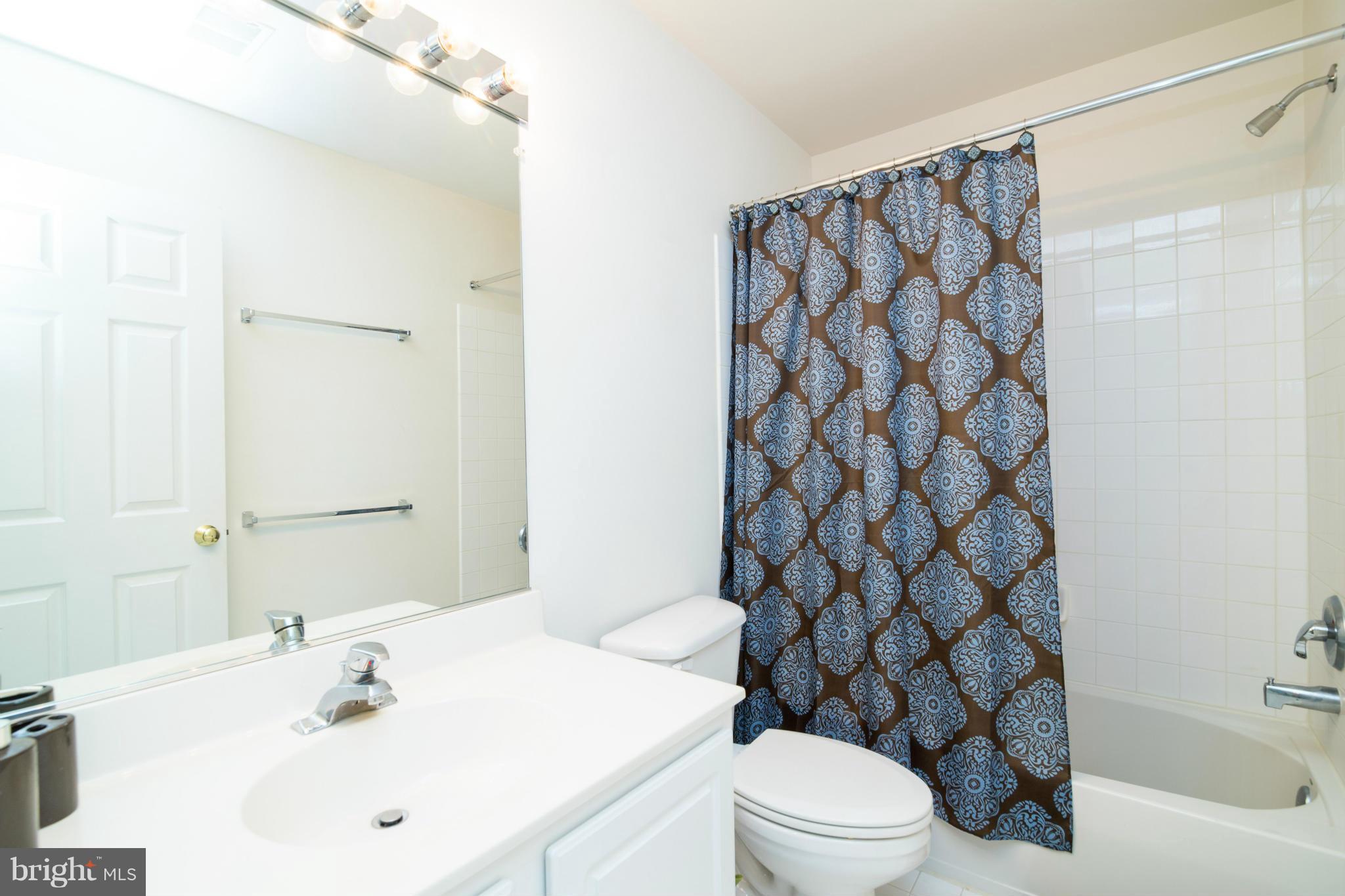 TALL OAKS - Residential Lease