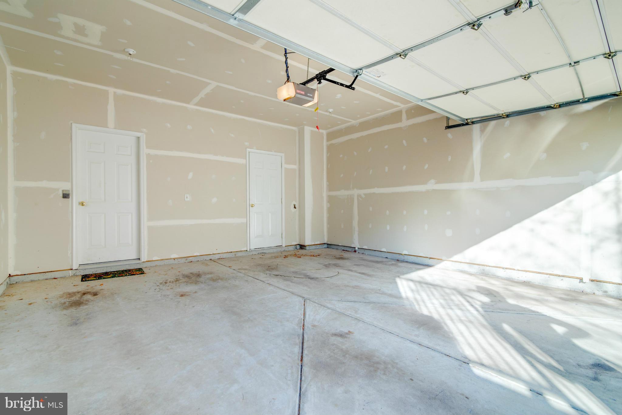 TALL OAKS - Residential Lease