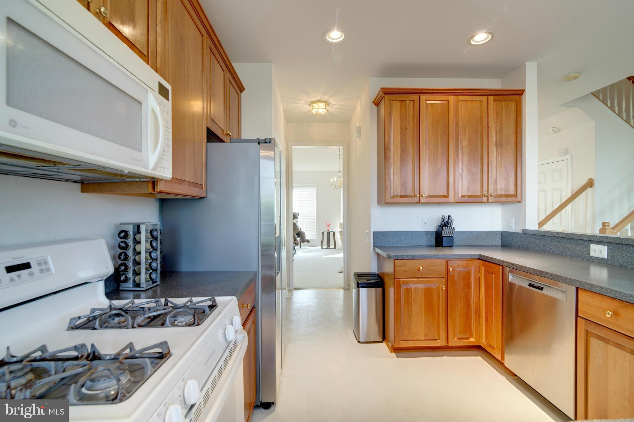 TALL OAKS - Residential Lease