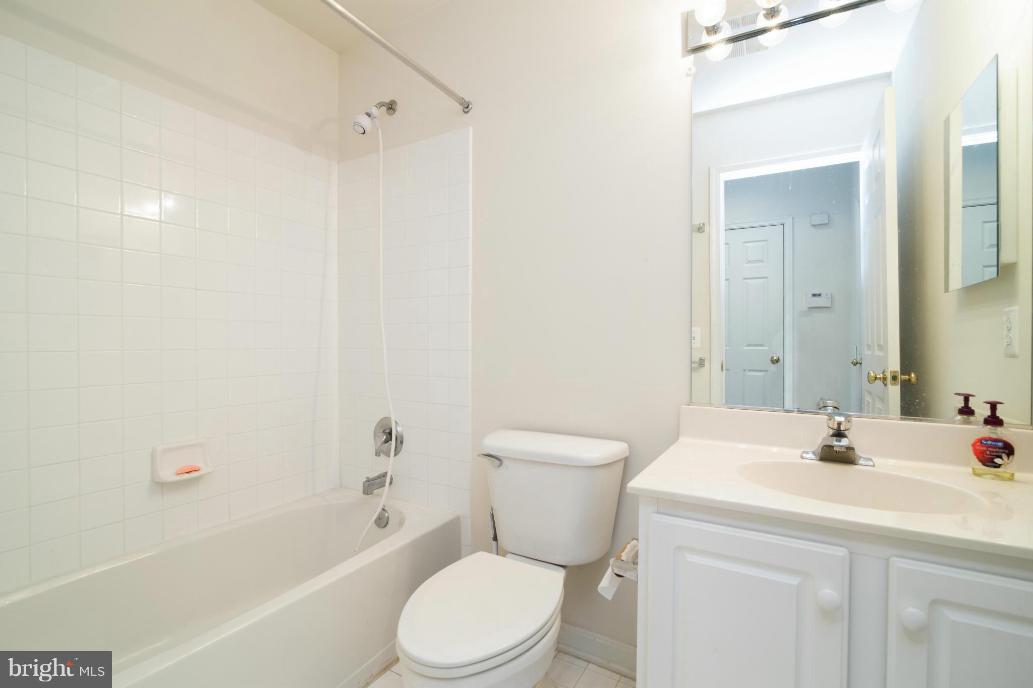 TALL OAKS - Residential Lease