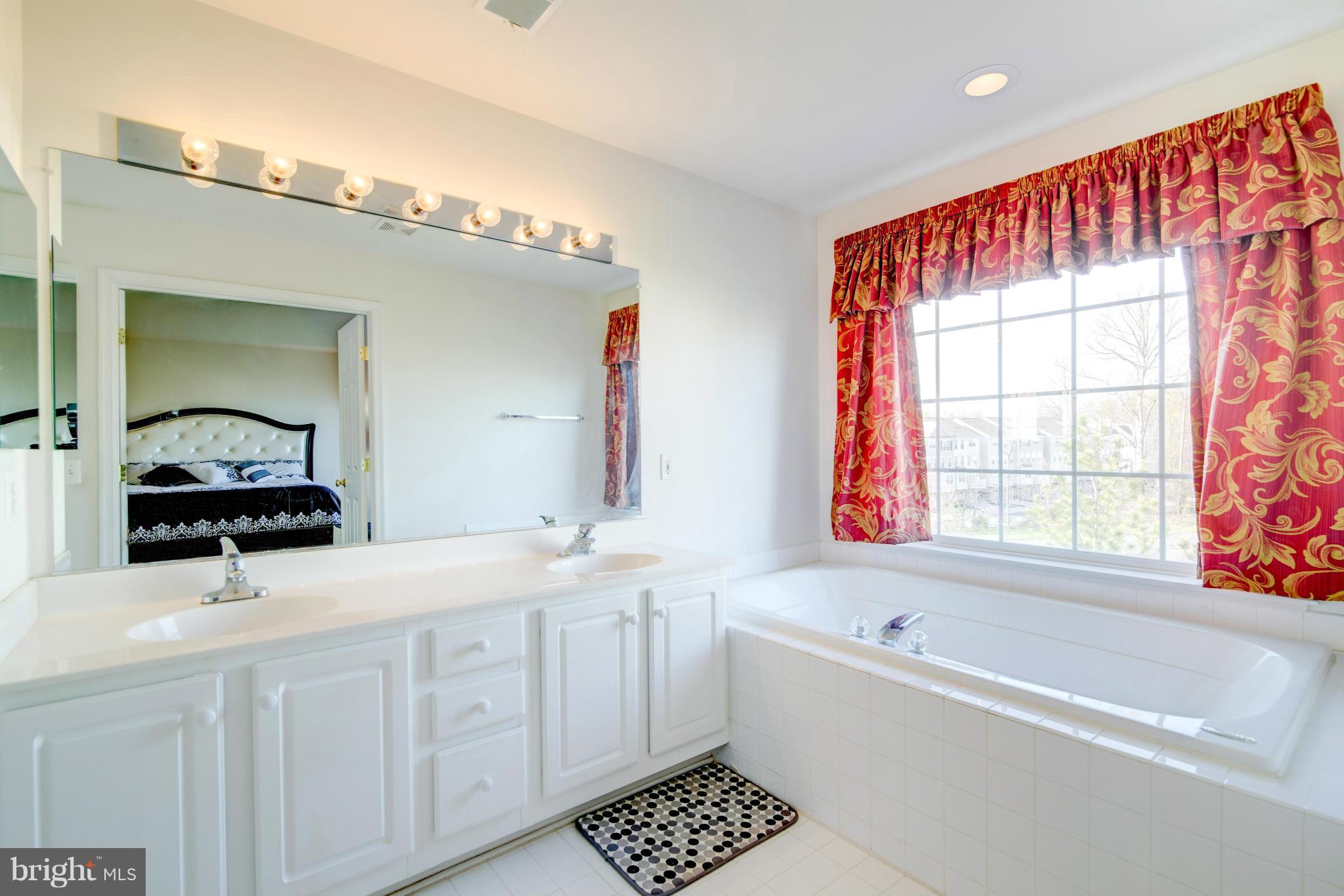 TALL OAKS - Residential Lease