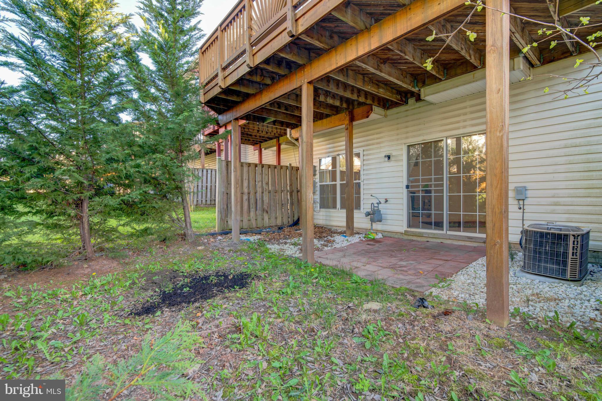 TALL OAKS - Residential Lease