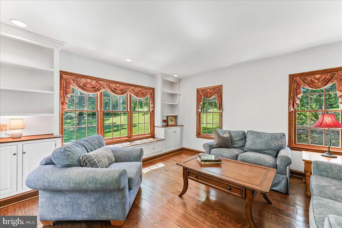 Parkesburg, Pennsylvania 19365, United States, 4 Bedrooms Bedrooms, ,3 BathroomsBathrooms,Residential,Coming Soon,180766