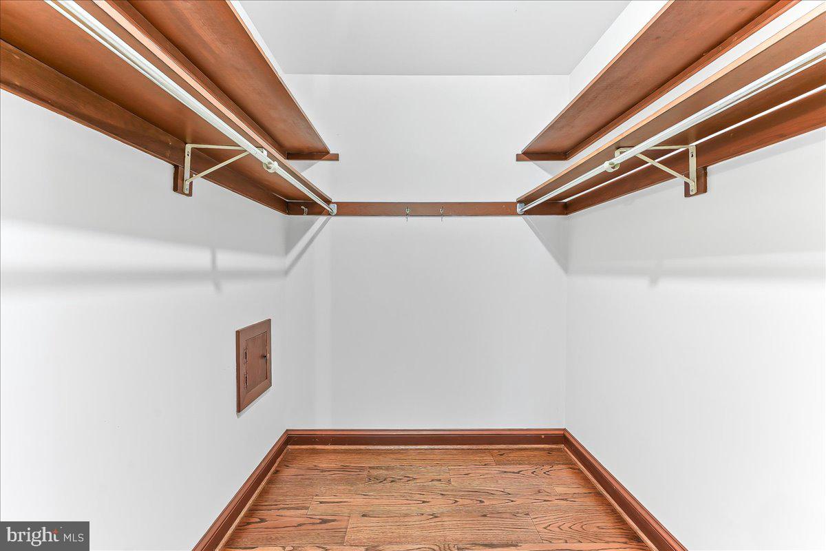 CHESHIRE HUNT - Residential