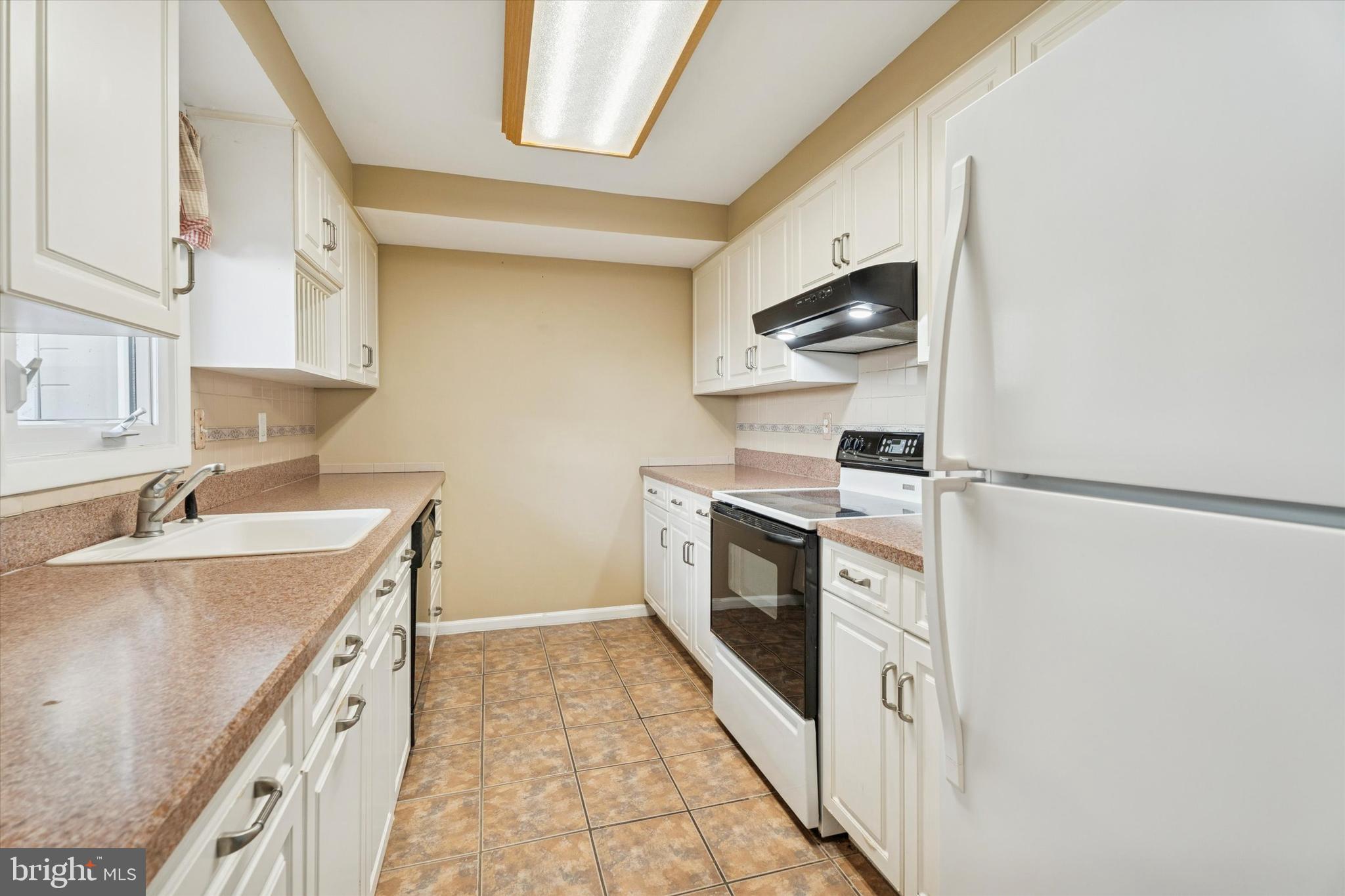 GREENE COUNTRIE VI - Residential