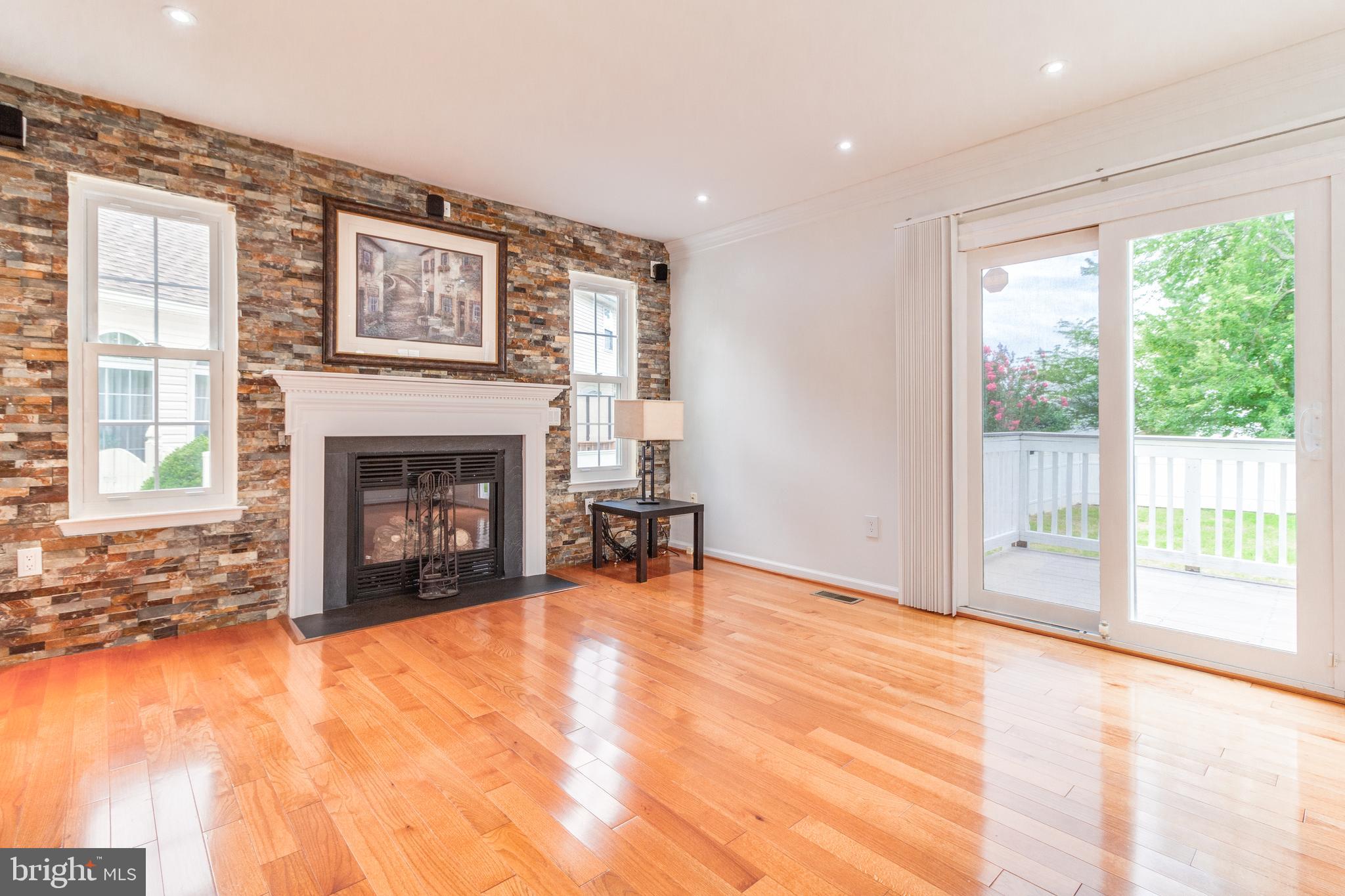 AUTUMN GROVE - Residential